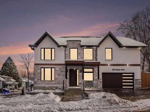 582 Gorham Street Newmarket ON L3Y 1L3