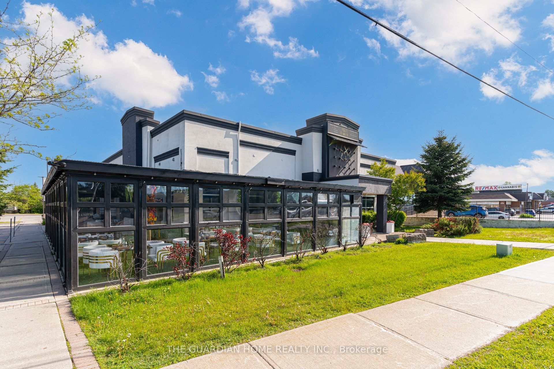 1419 King Street E