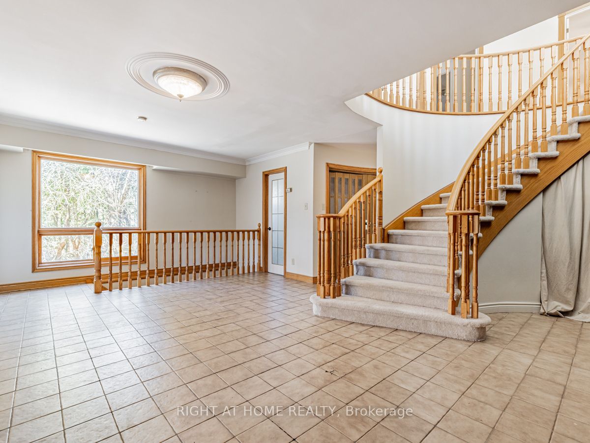 4282 Vivian Road