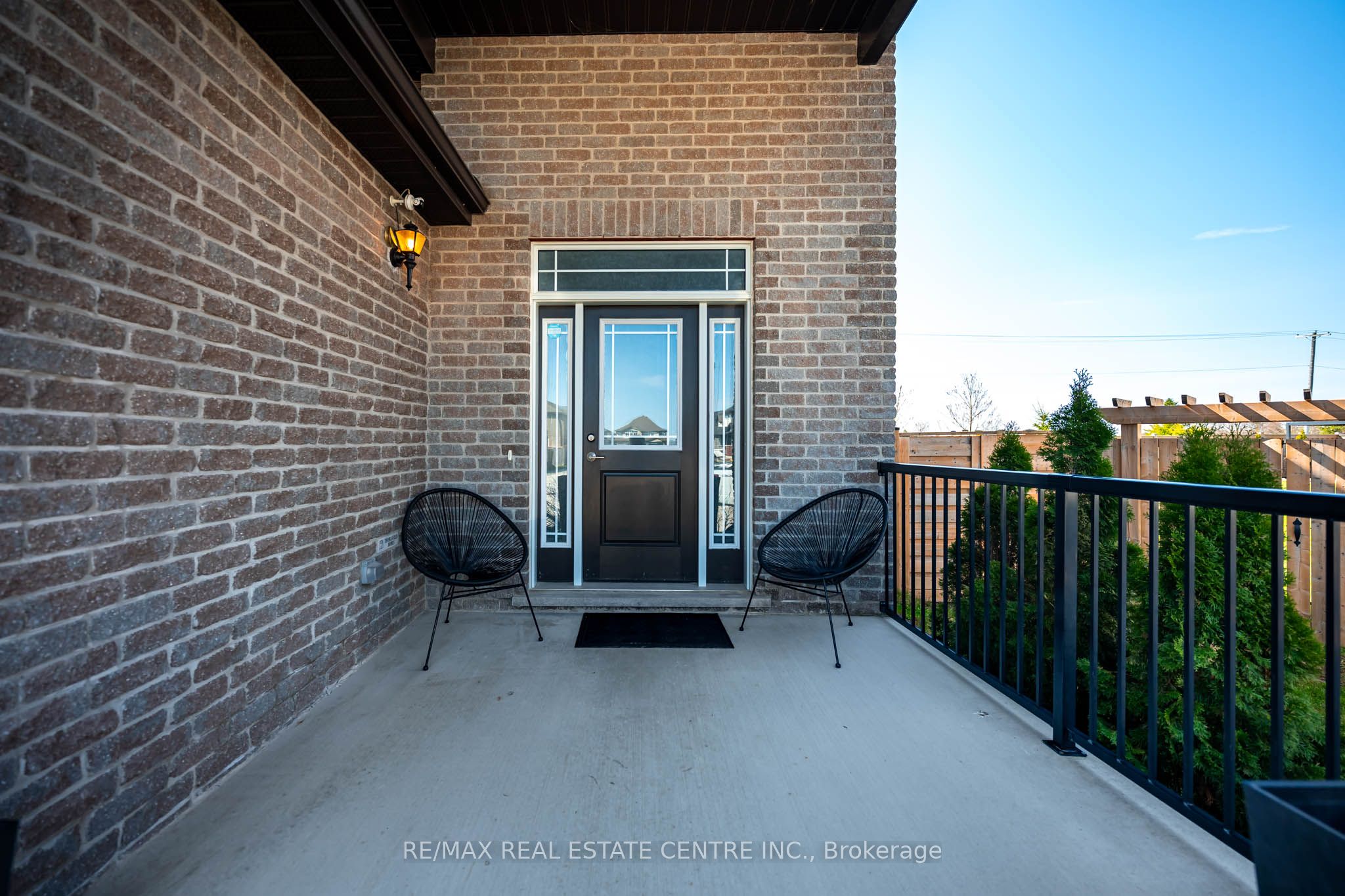 6 Sparrow Crescent