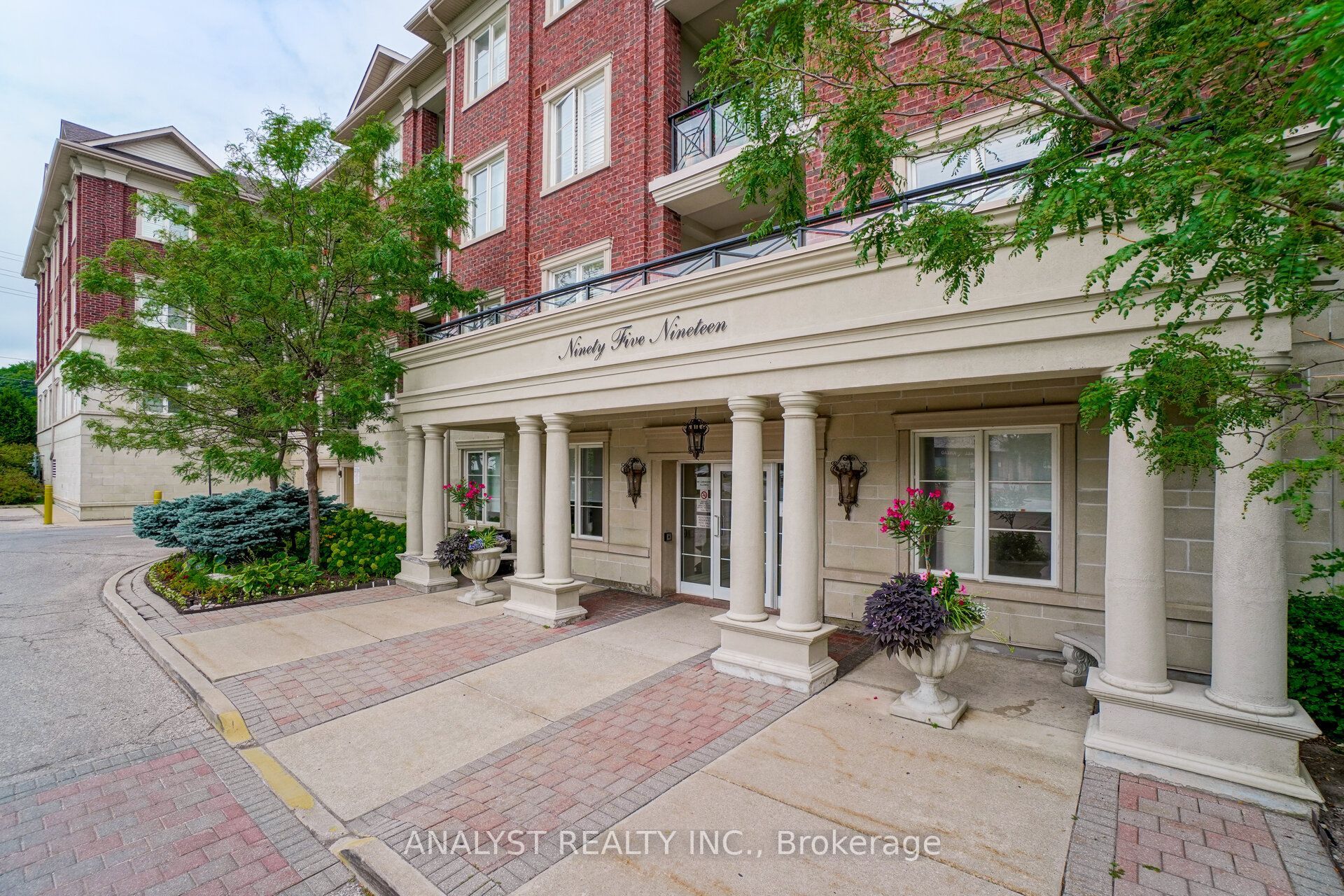 9519 Keele Street 221