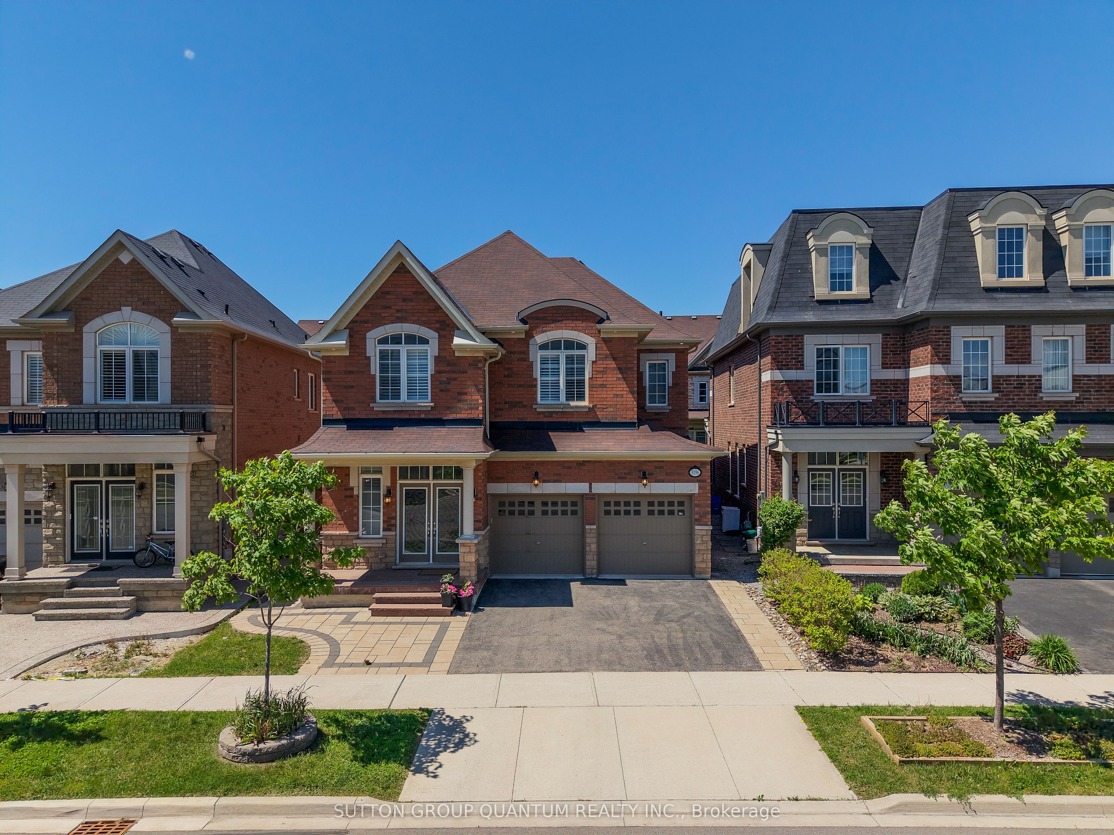 3196 Ernest Appelbe Boulevard