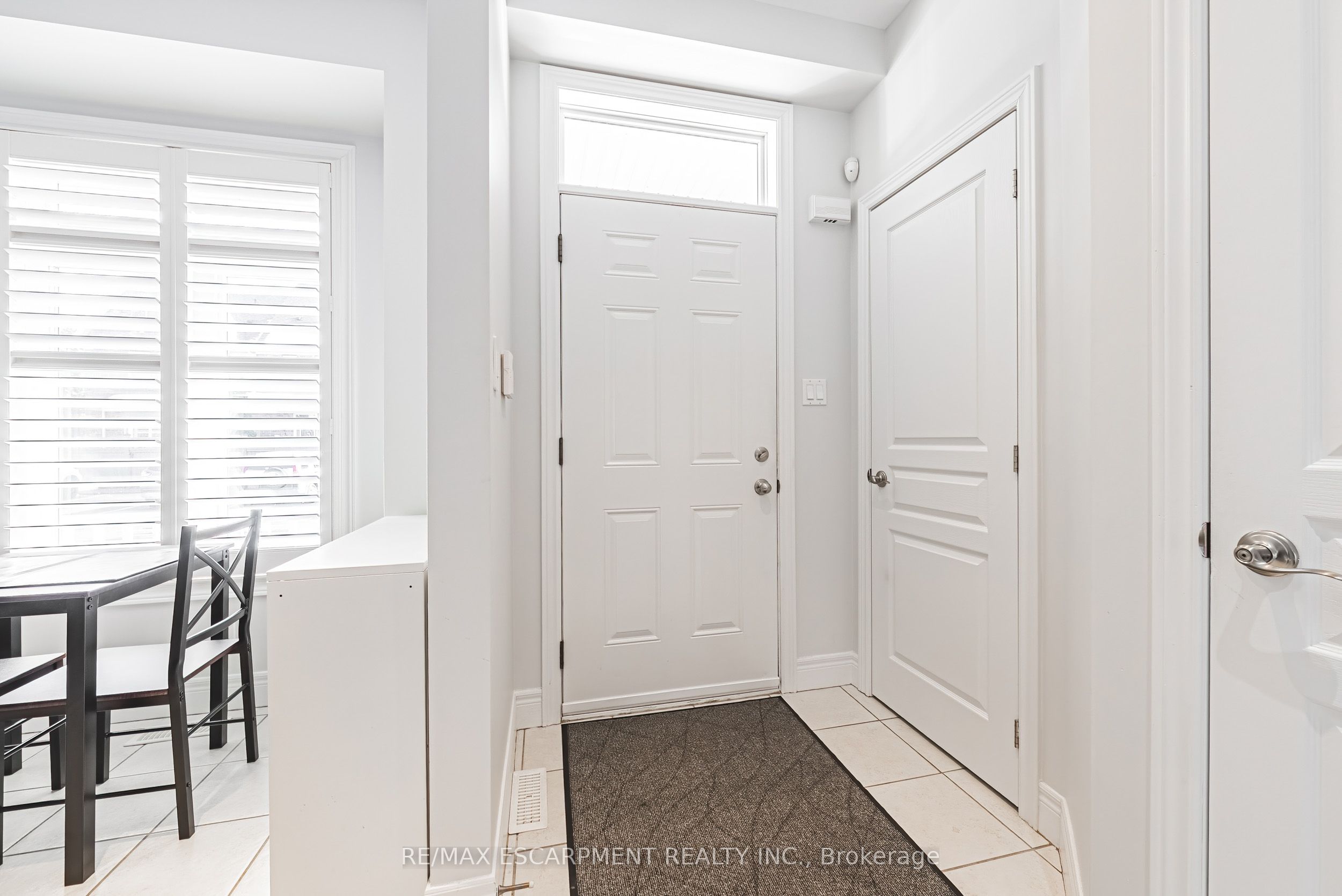 4115 Upper Middle Road 8