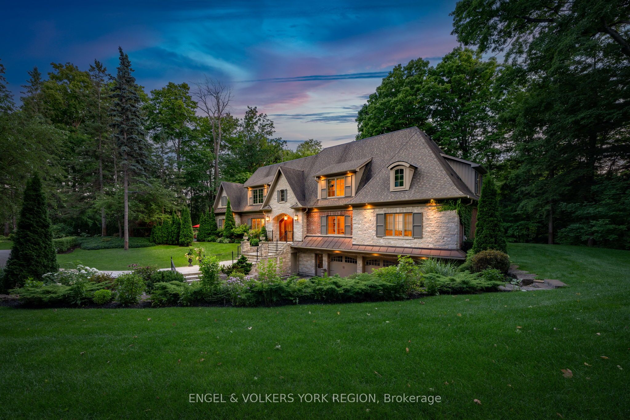 170 Kingscross Drive