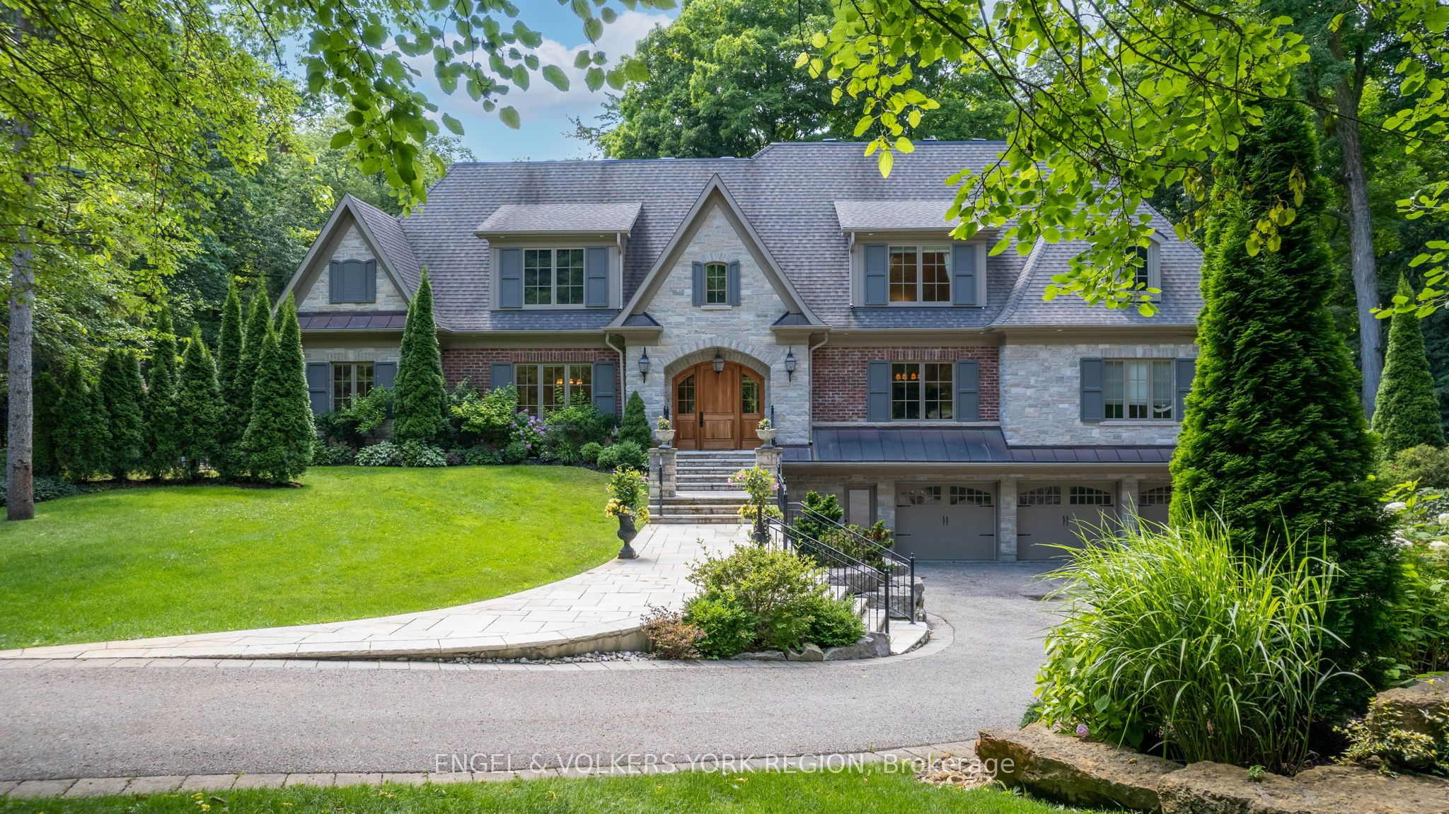 170 Kingscross Drive