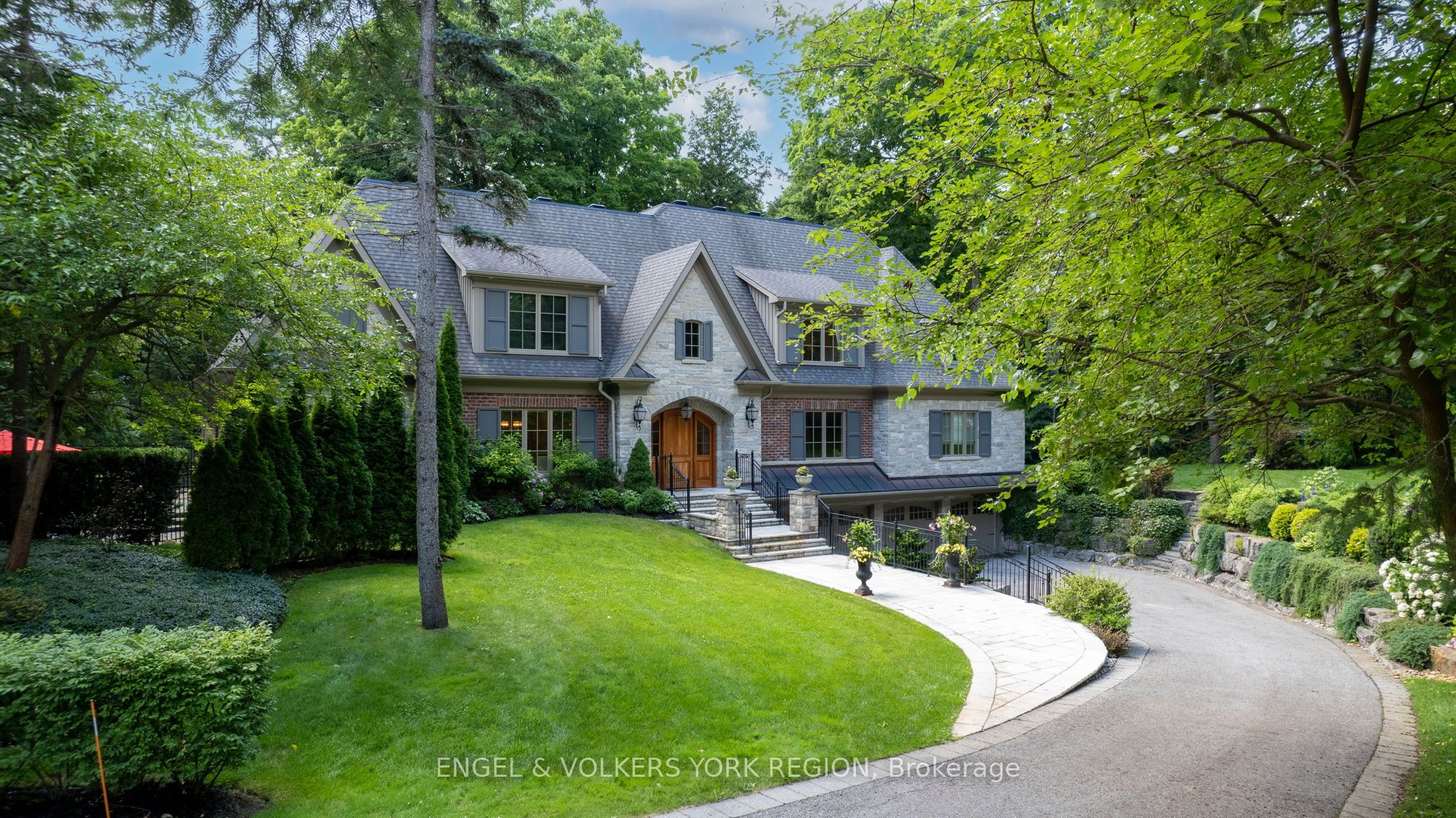 170 Kingscross Drive