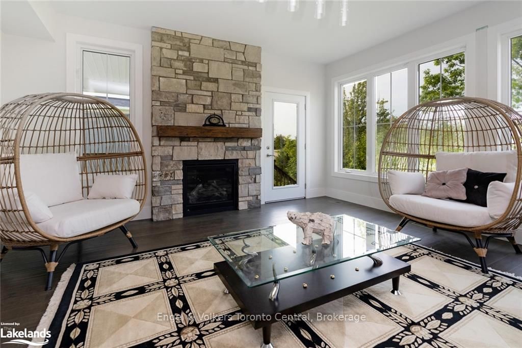 364 Yellow Birch Crescent