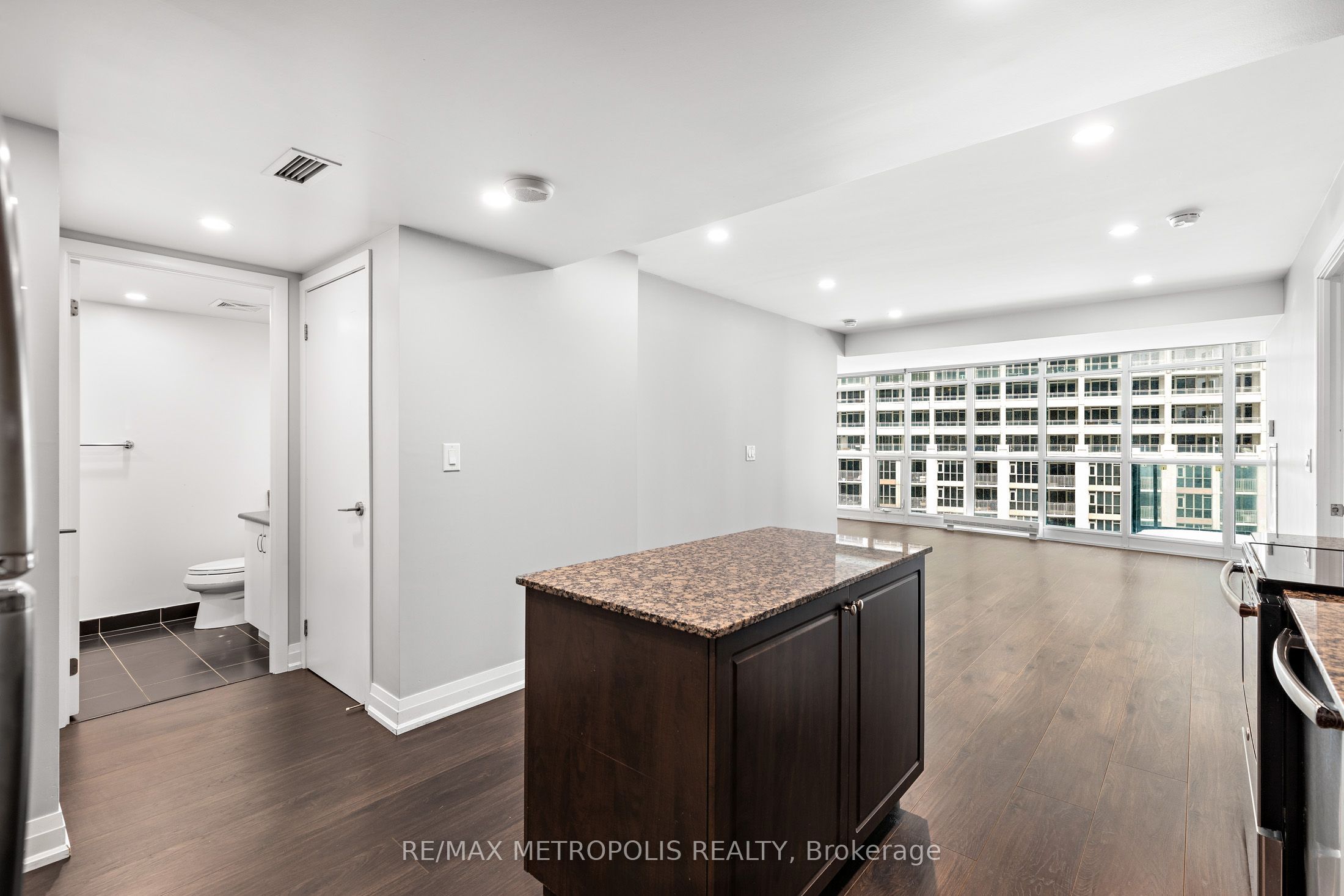 209 Fort York Boulevard 678