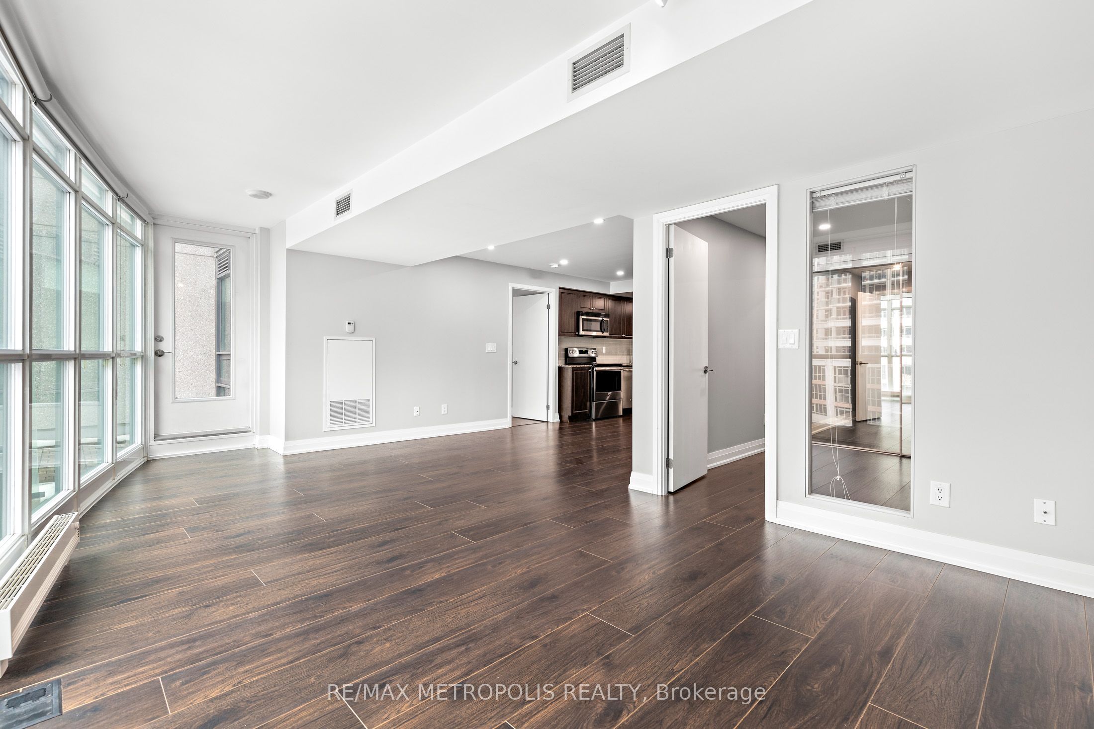 209 Fort York Boulevard 678