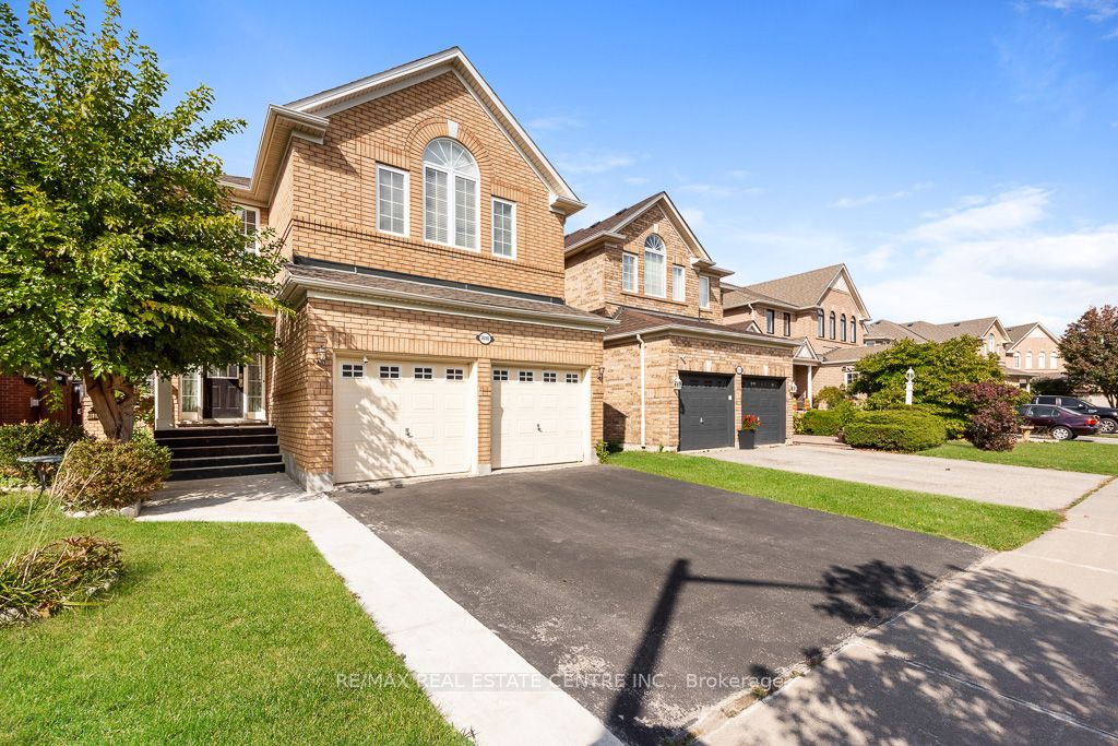 3696 Waterfall Crescent