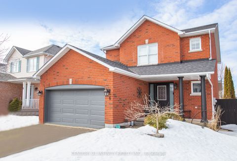 6 Granary Lane Clarington ON L1E 2X9