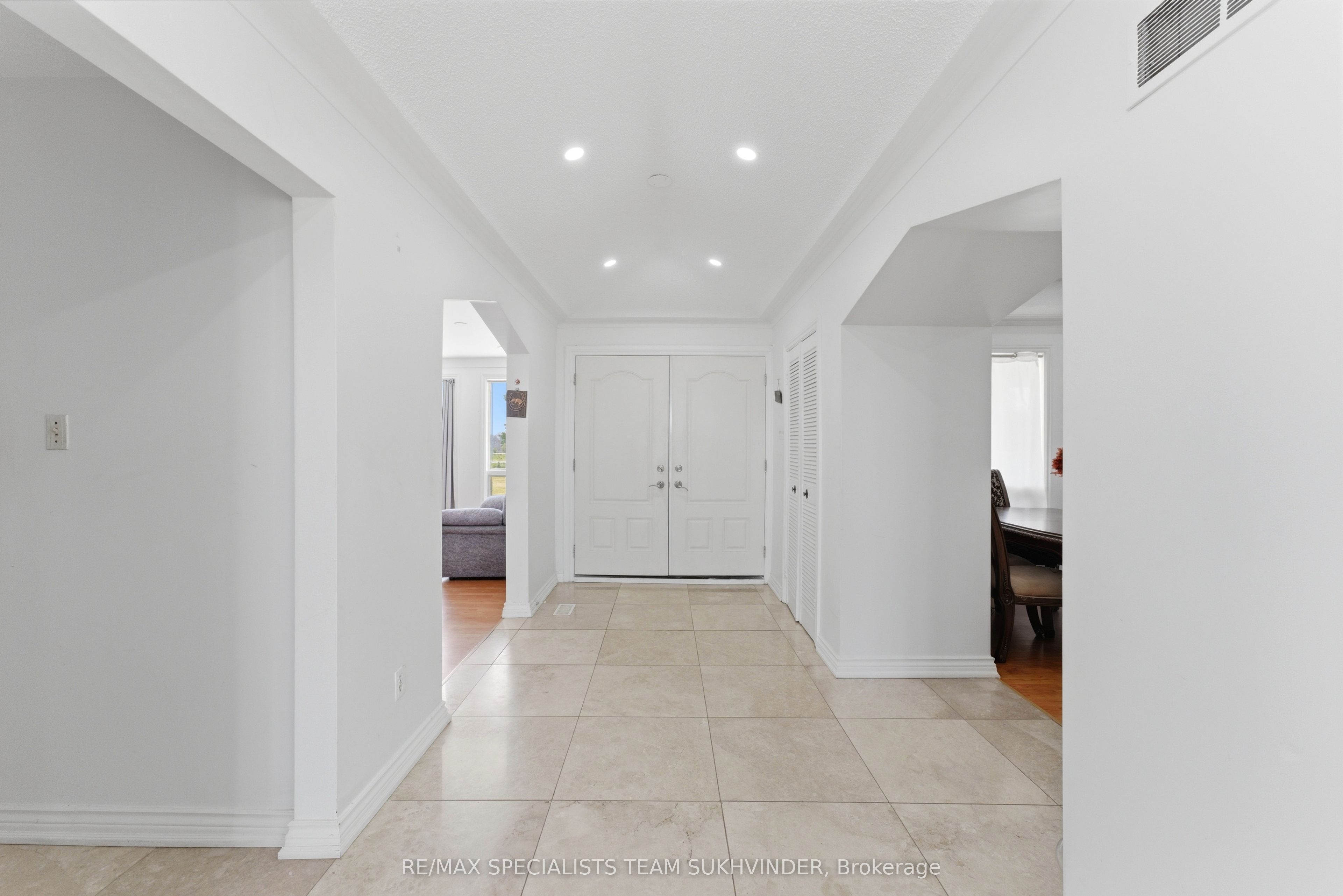 7236 Mayfield Road