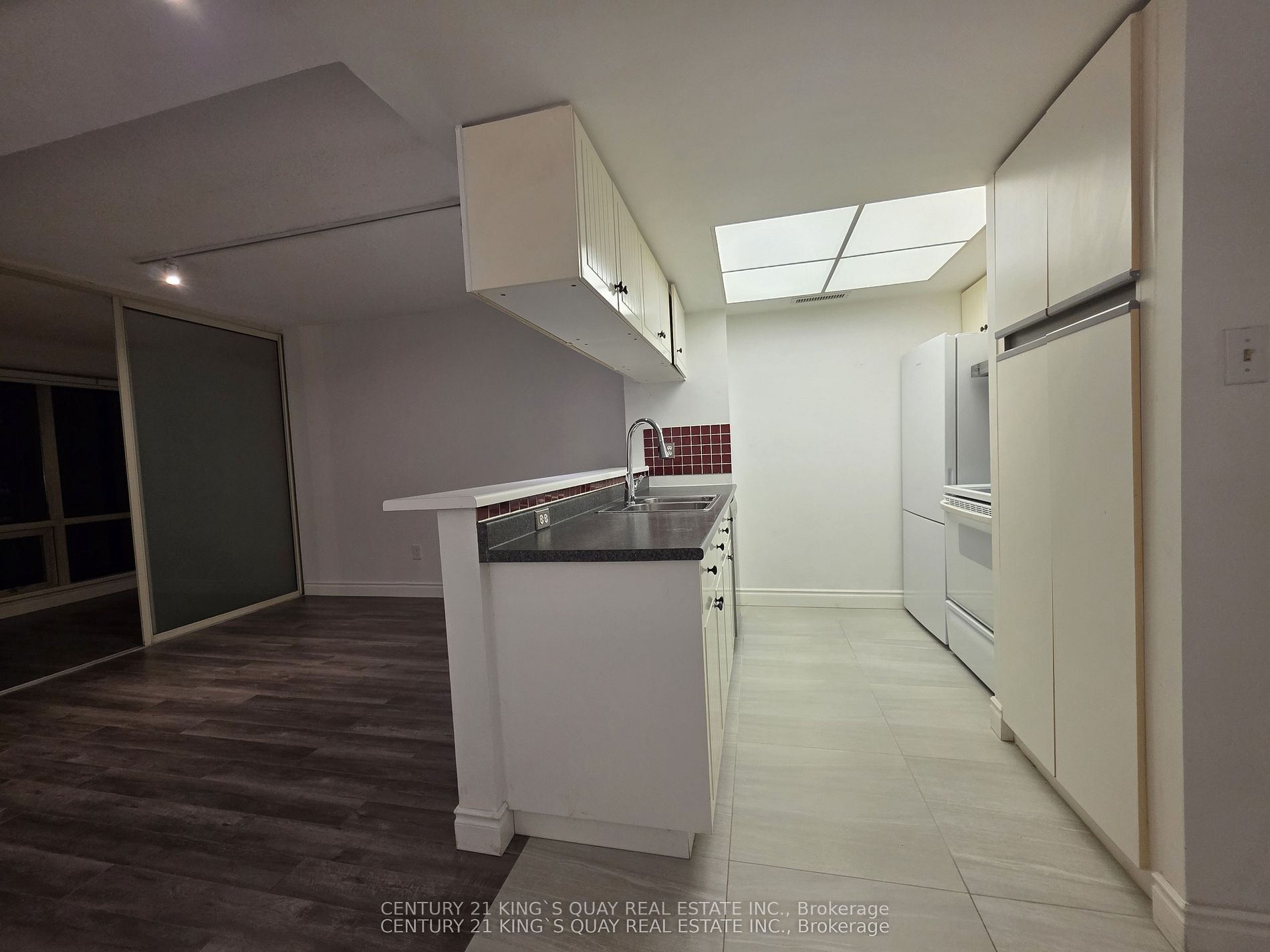 1001 Bay Street 2513