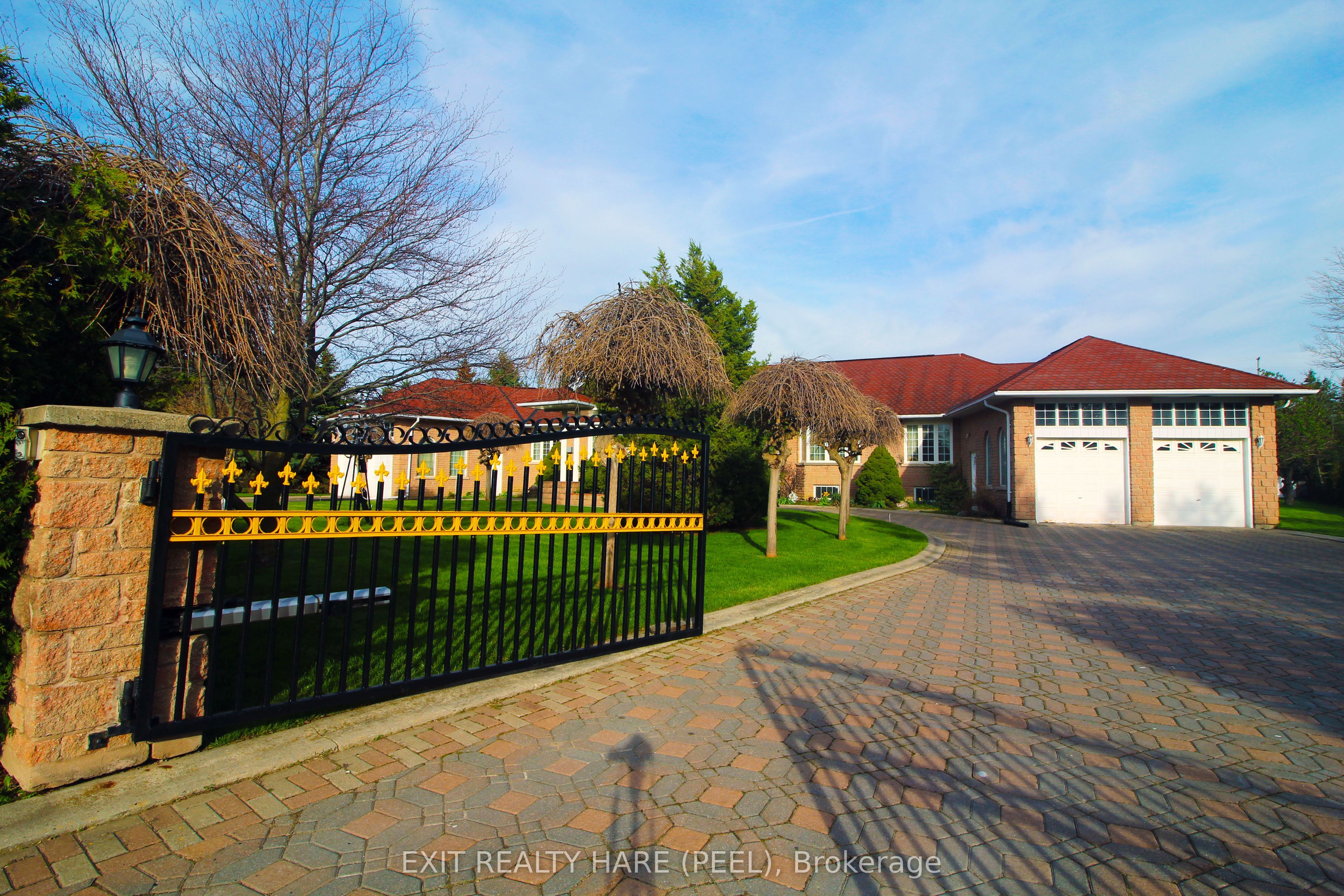 5 Glenbrook Boulevard