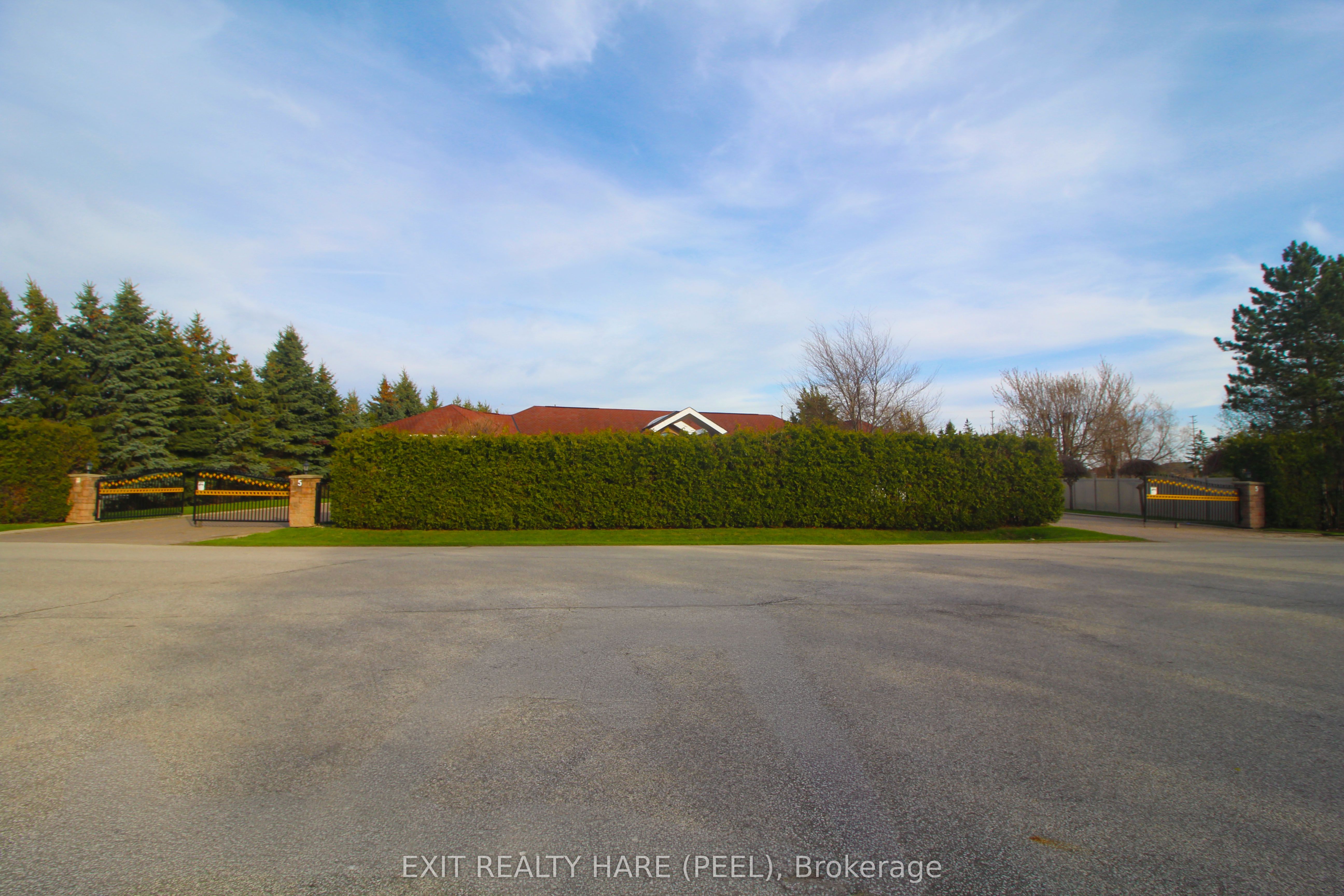 5 Glenbrook Boulevard