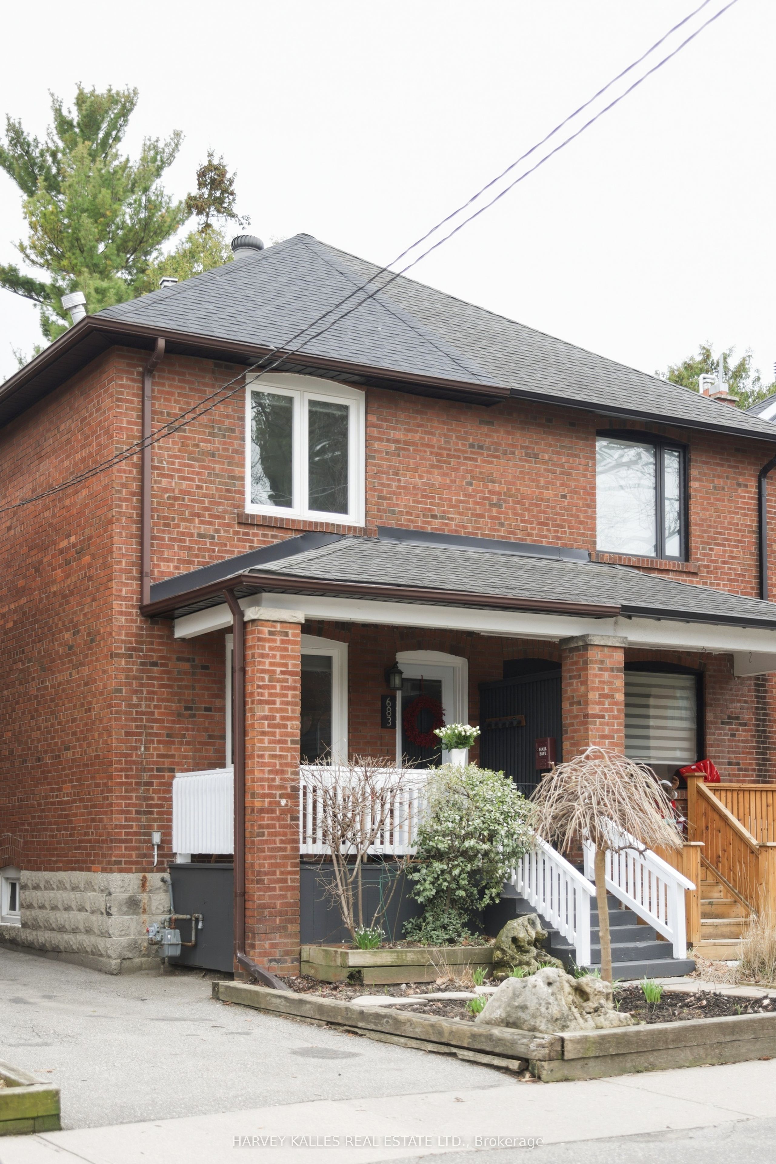 683 Hillsdale Avenue E