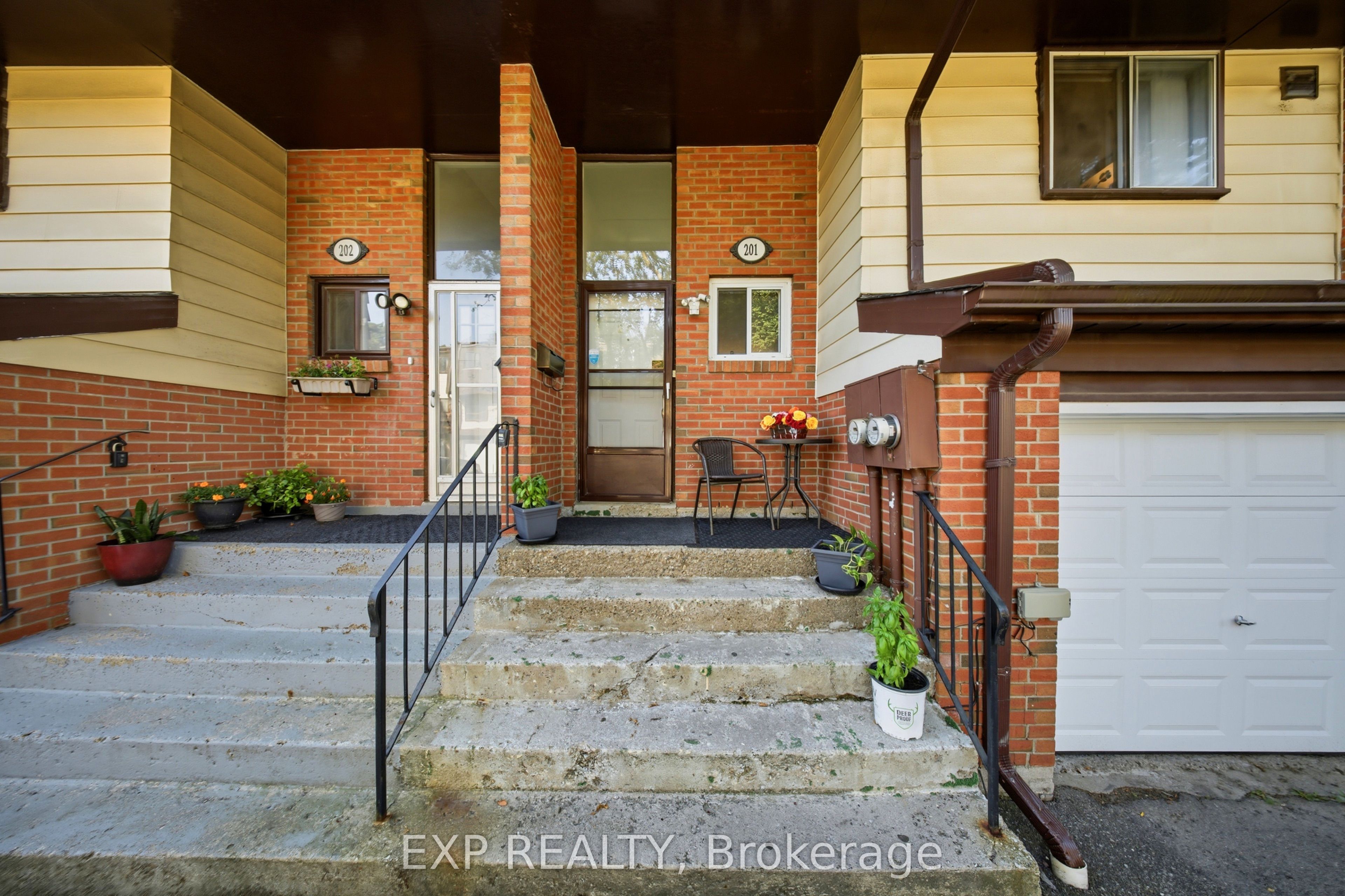 180 Mississauga Valley Boulevard 201