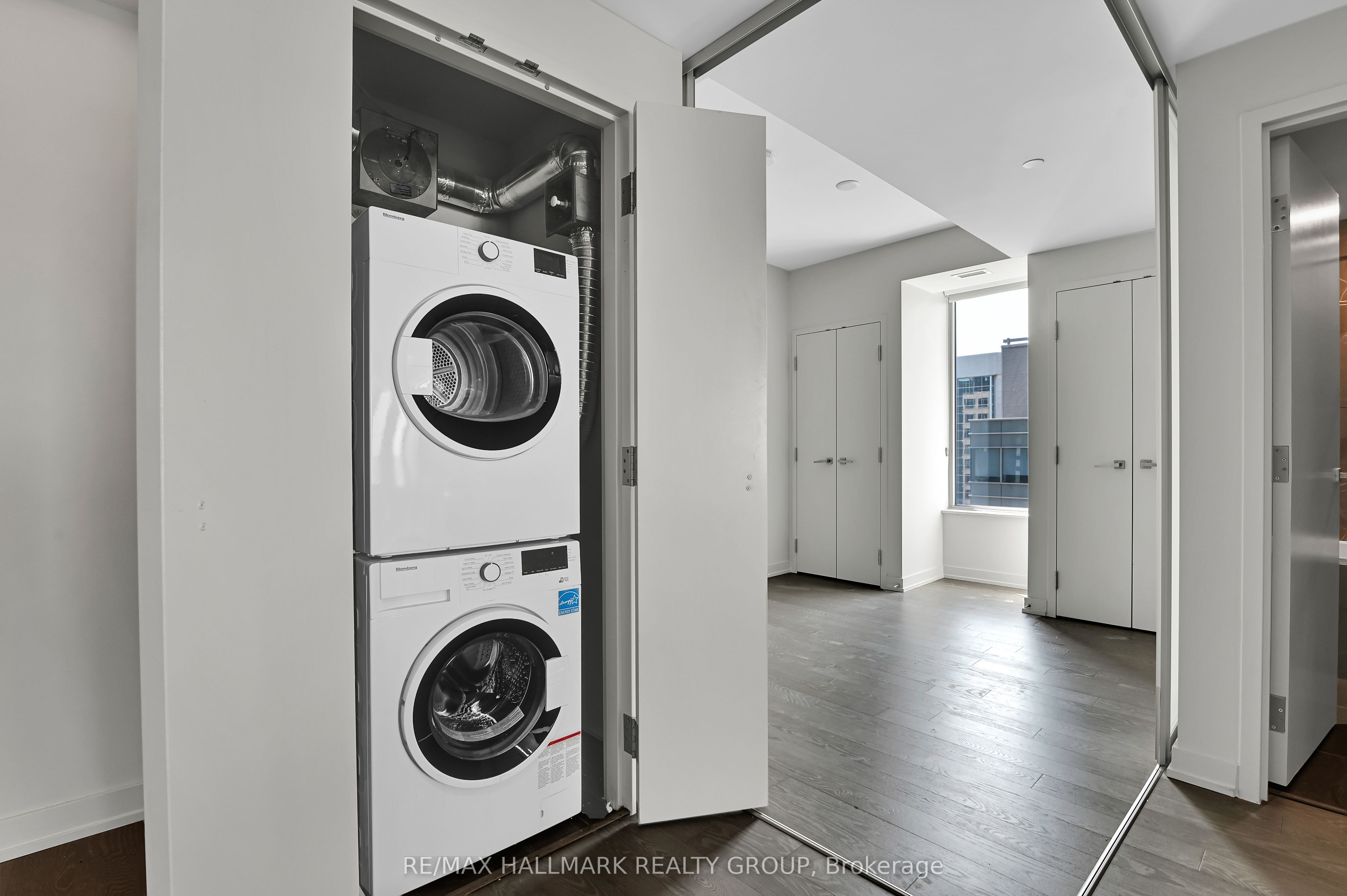 101 Queen Street 1504