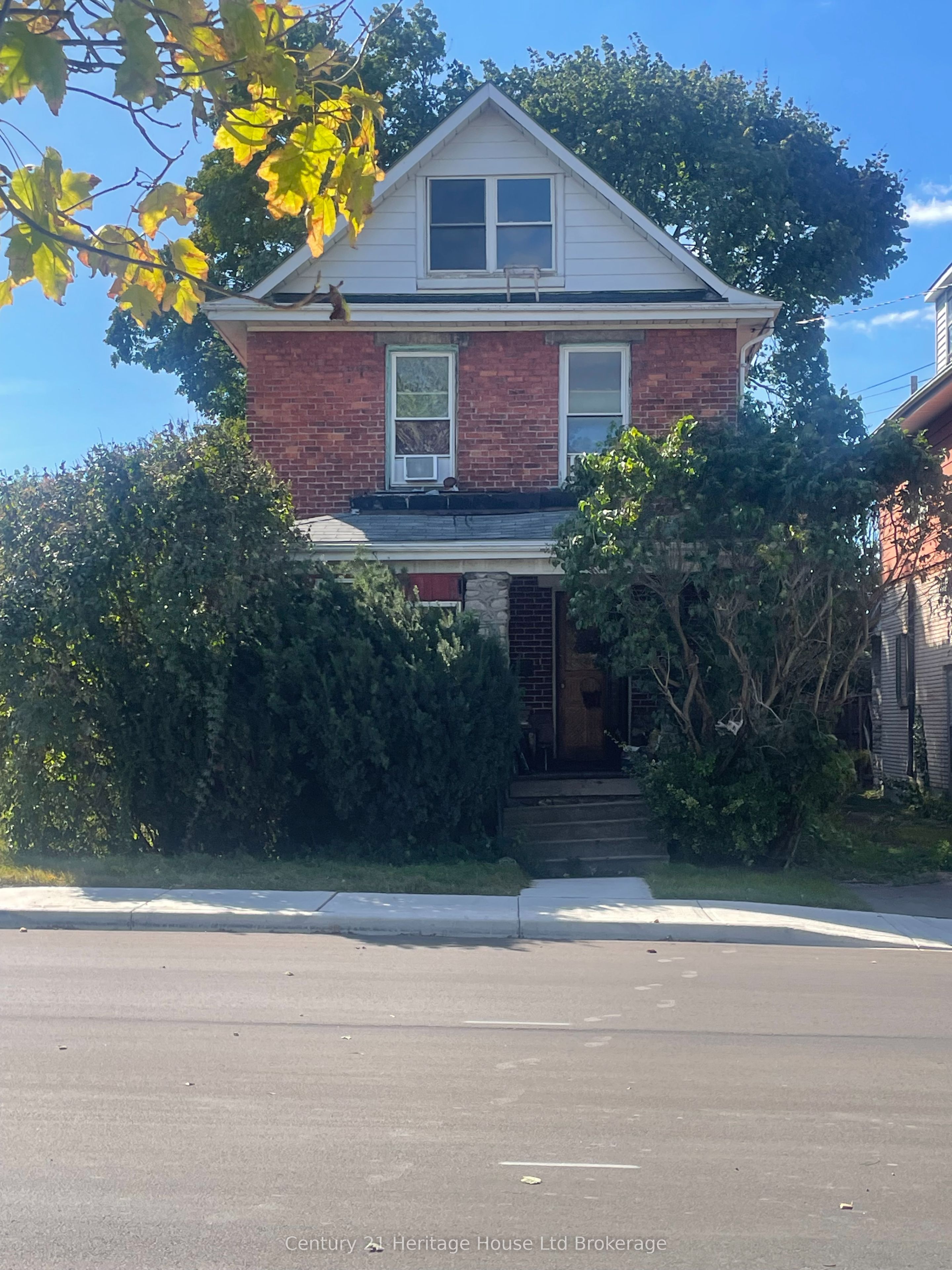 199 Wellington Street N