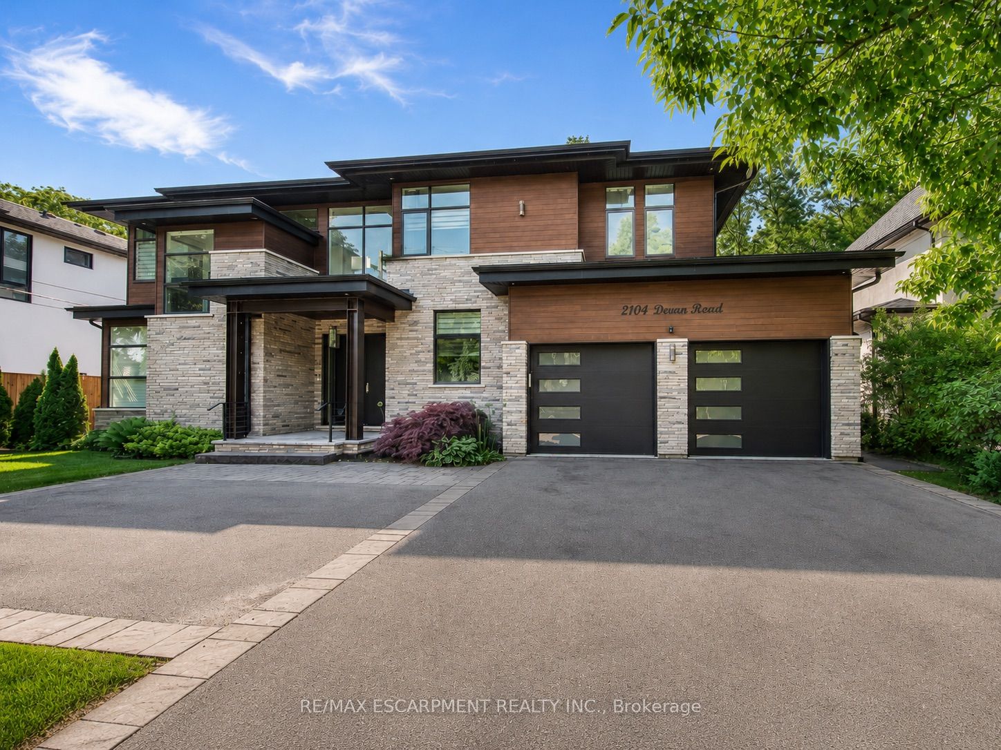 2104 DEVON Road