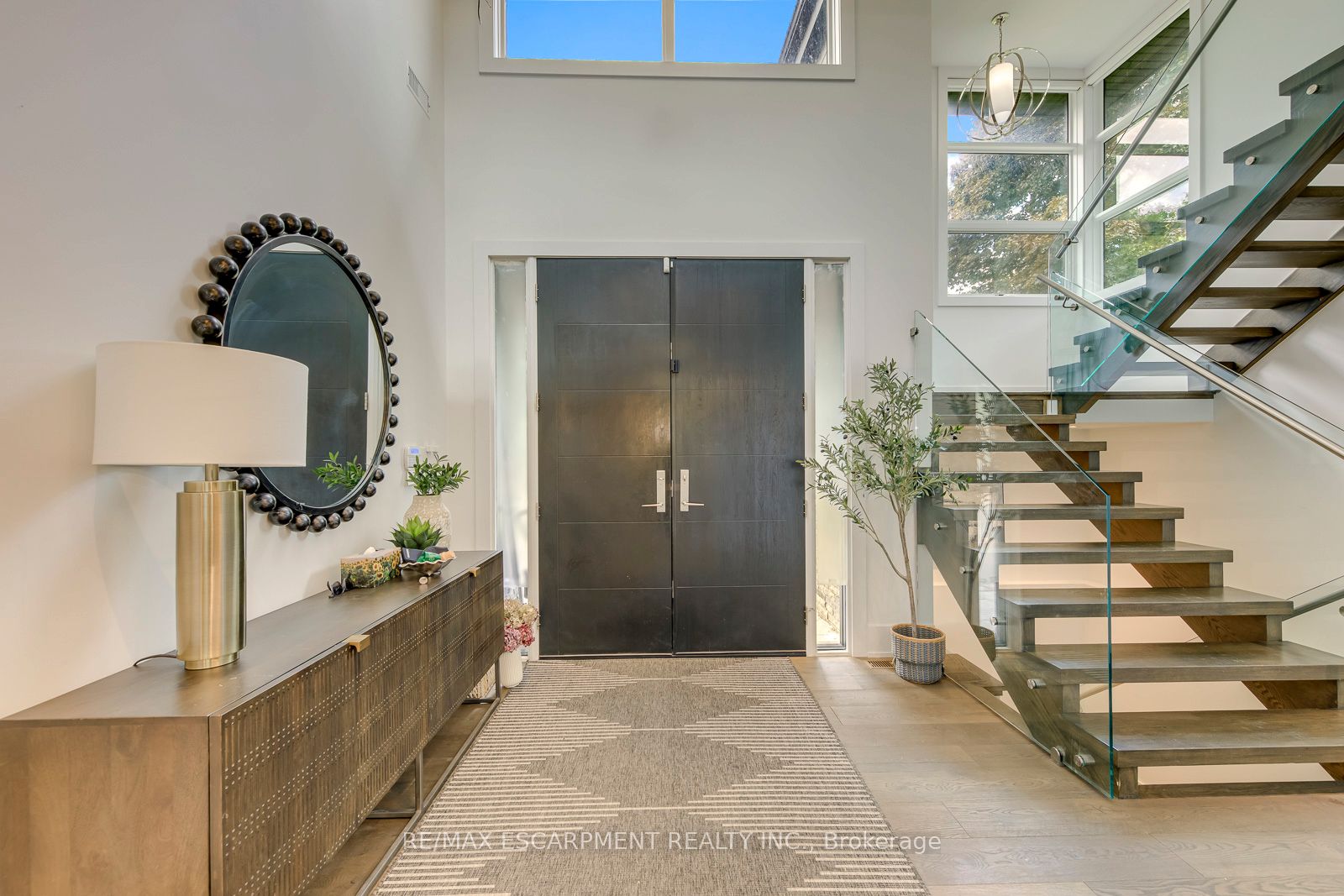 2104 DEVON Road