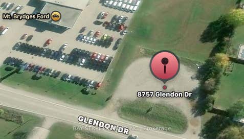 8757 8759 Glendon Drive Strathroy-Caradoc ON N0L 1W0