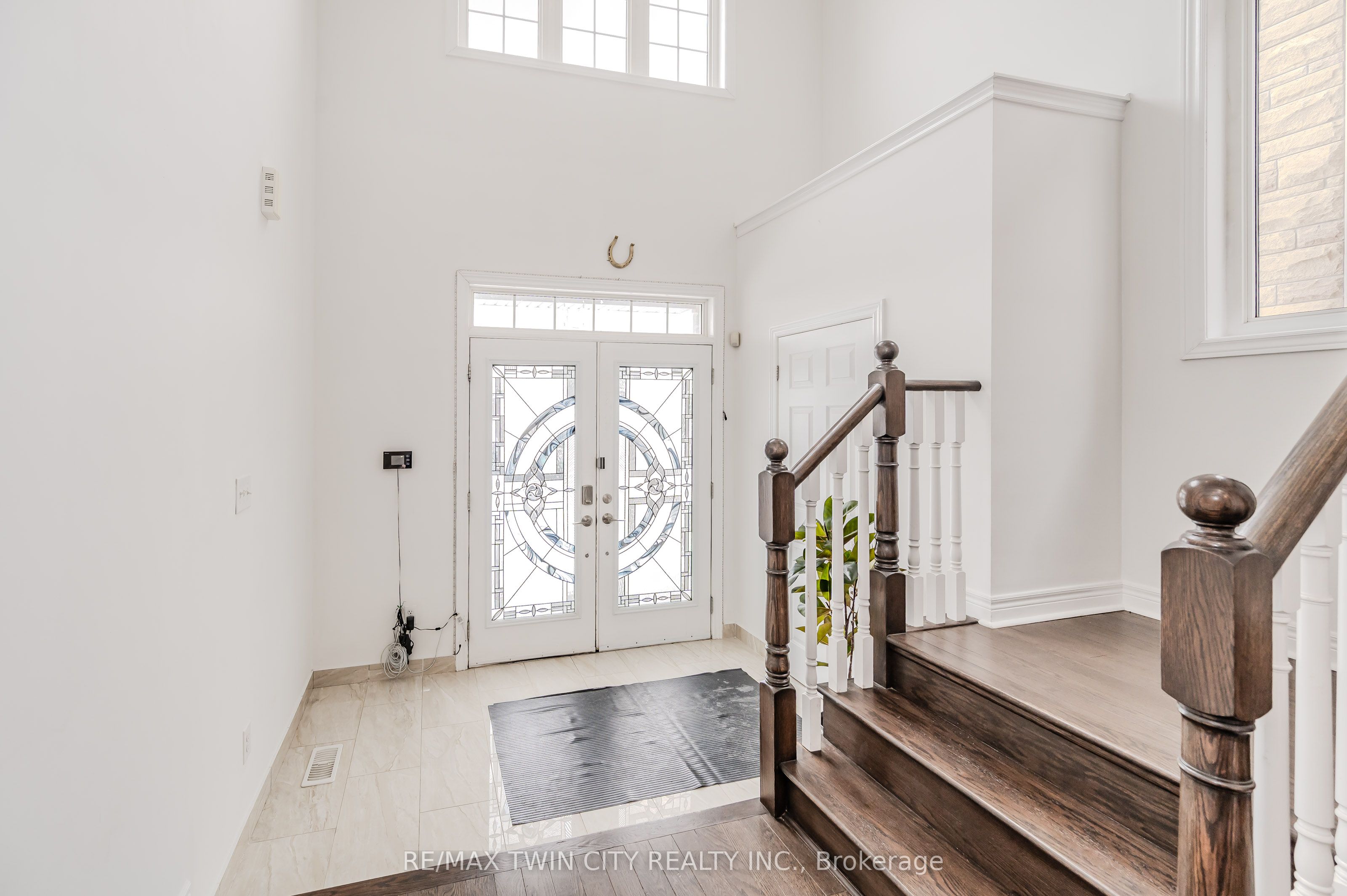 498 Thomas Slee Drive