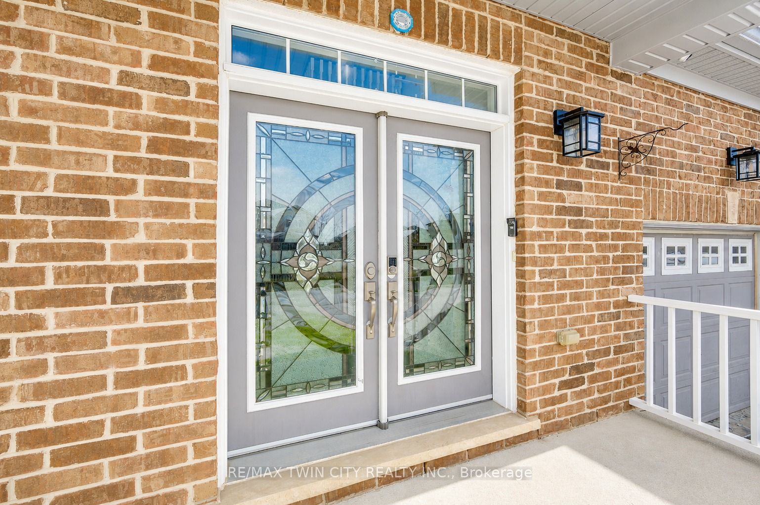 498 Thomas Slee Drive