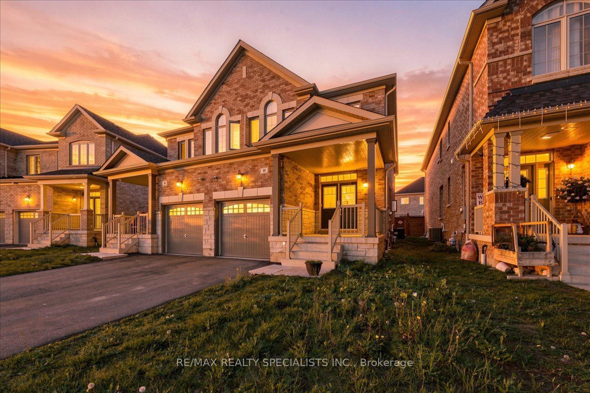 90 FERRAGINE Crescent