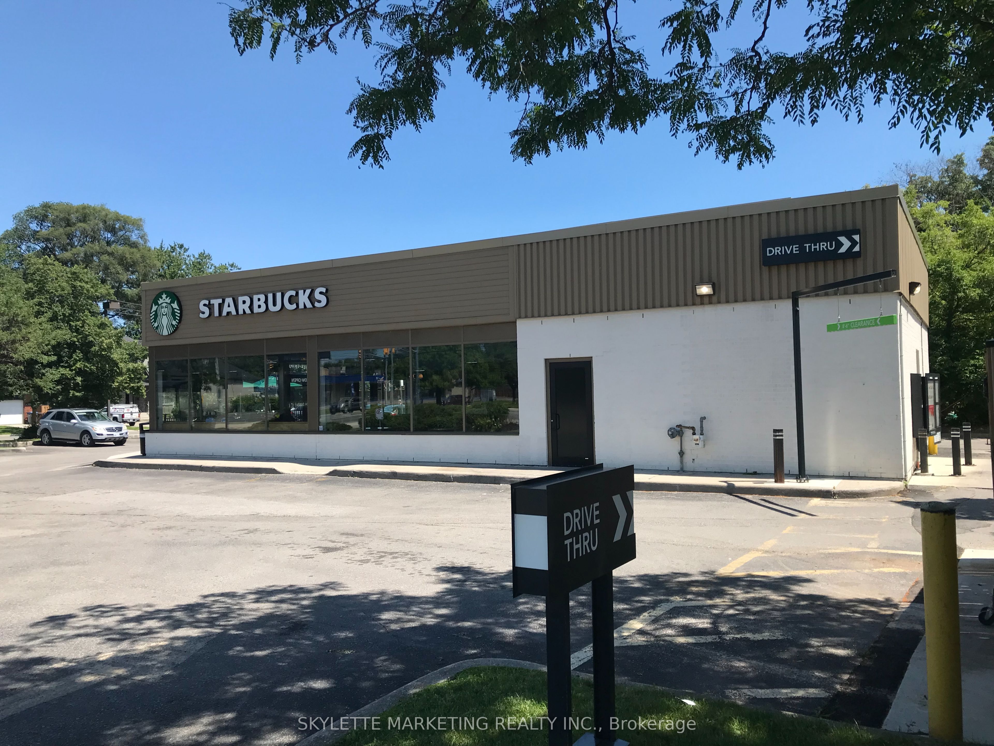 334 Dundas Street E