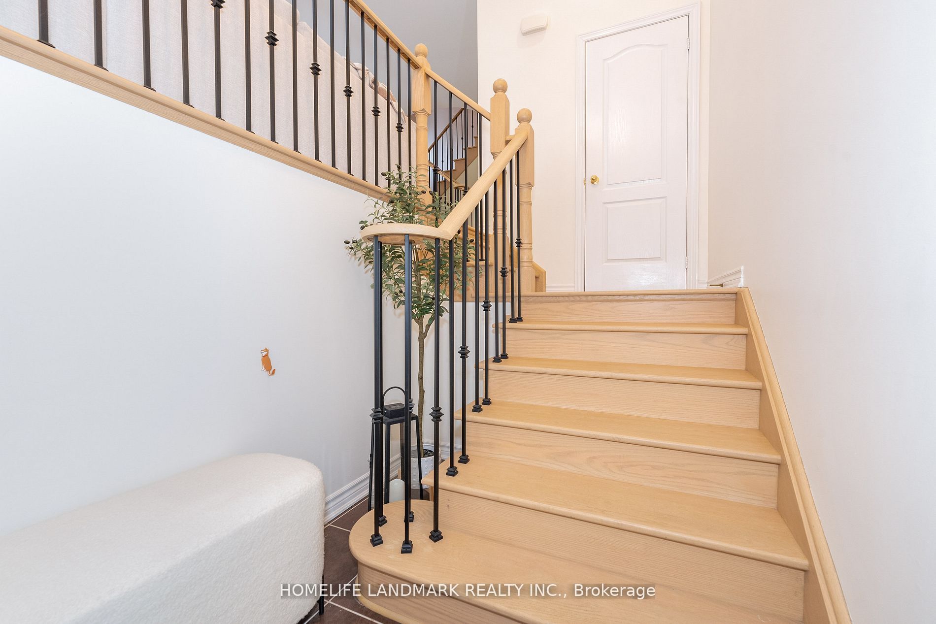8777 Dufferin Street 51