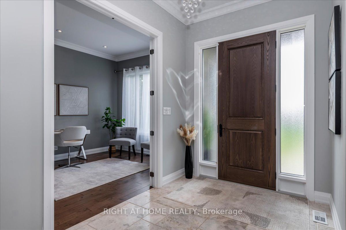 8 Lloyd Cook Drive W