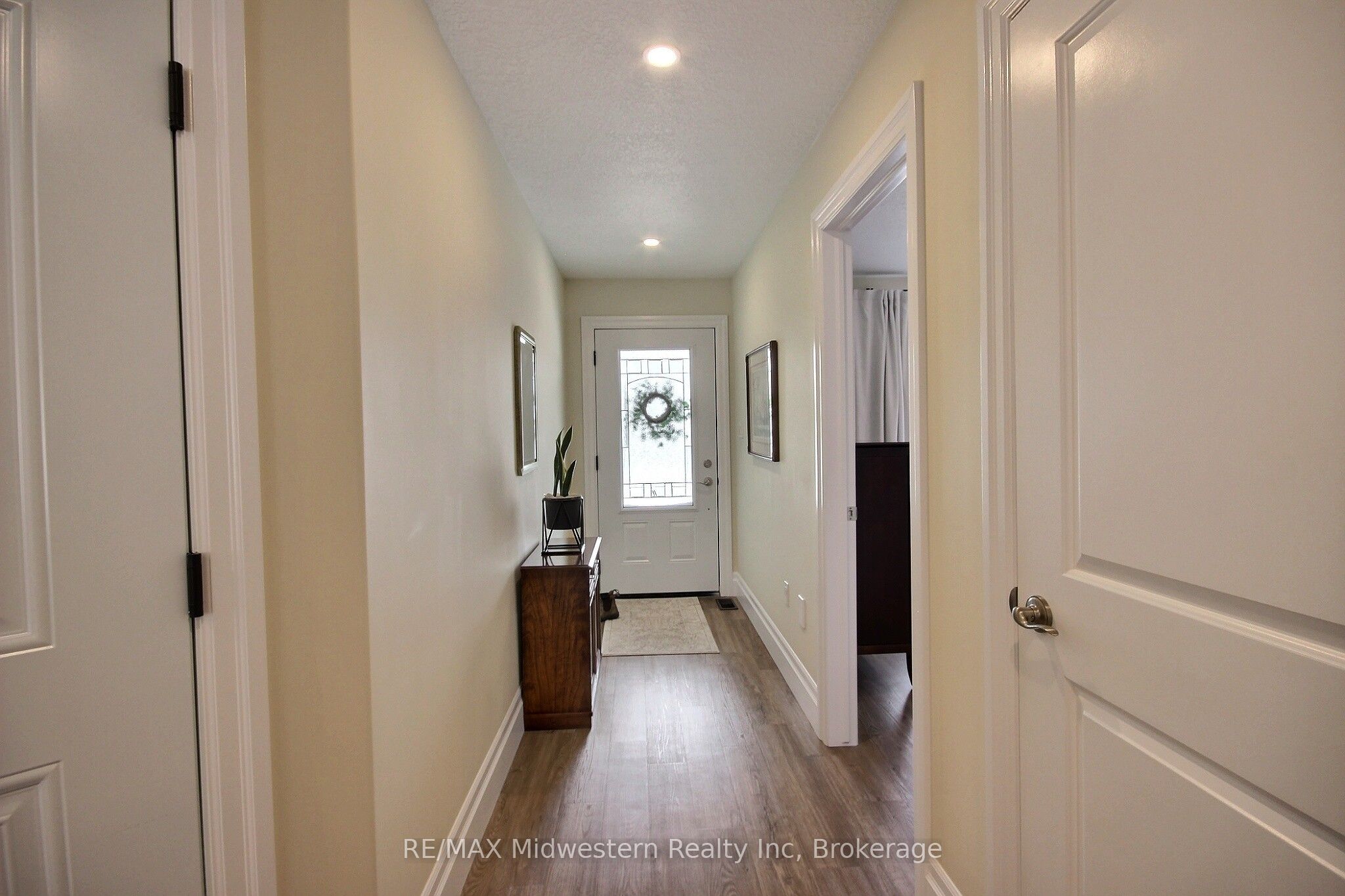 1095 Kincaid Street W