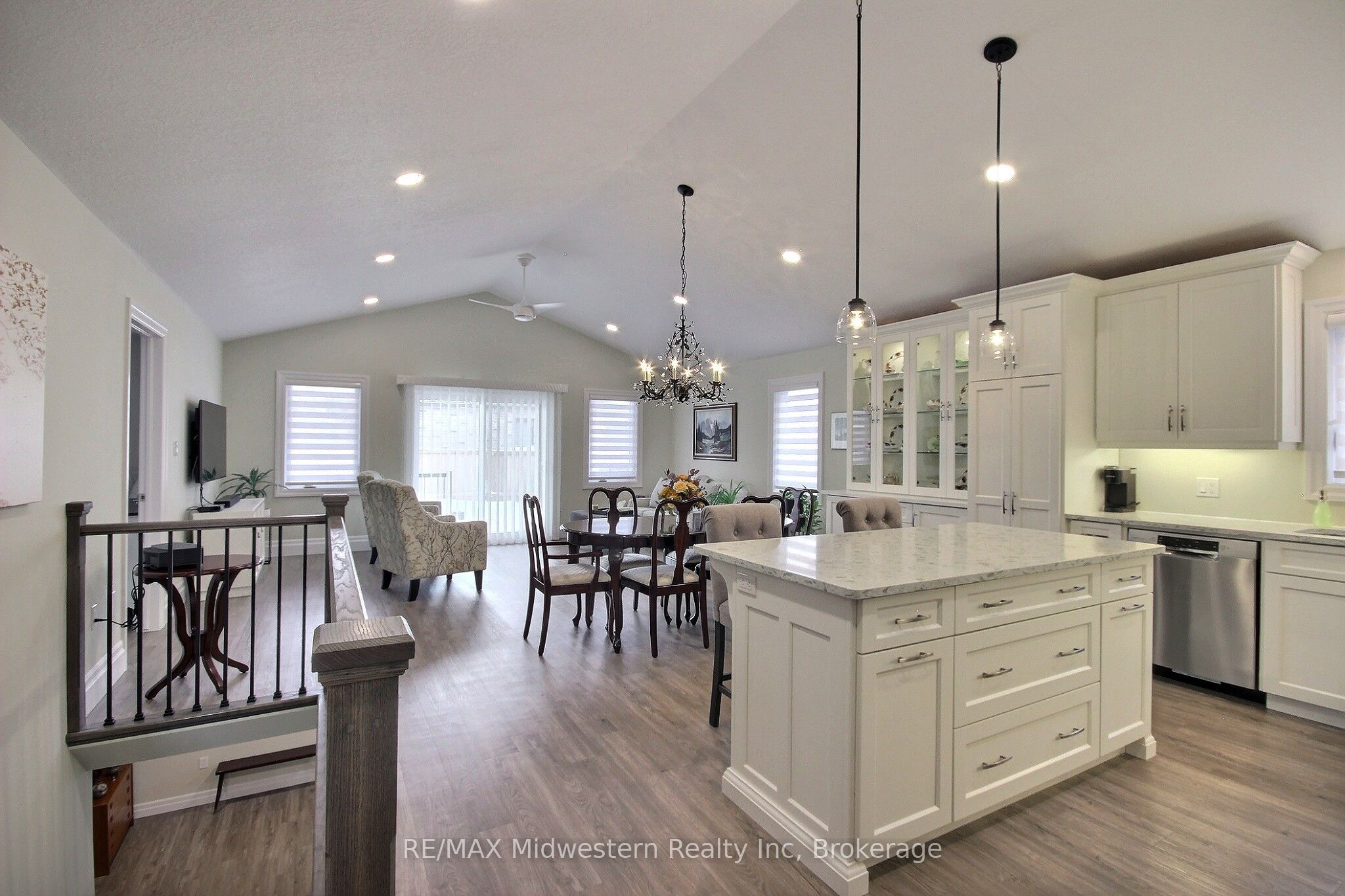 1095 Kincaid Street W