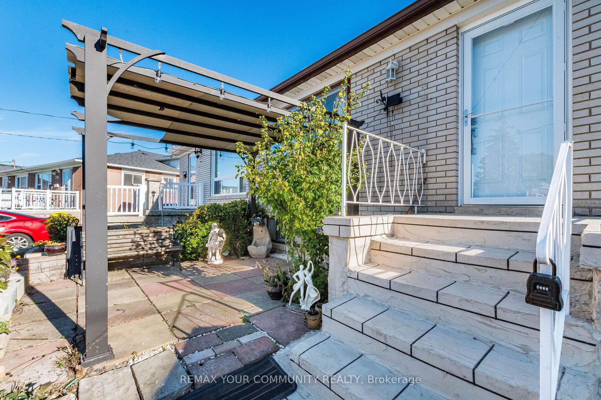 3696 Woodruff Crescent