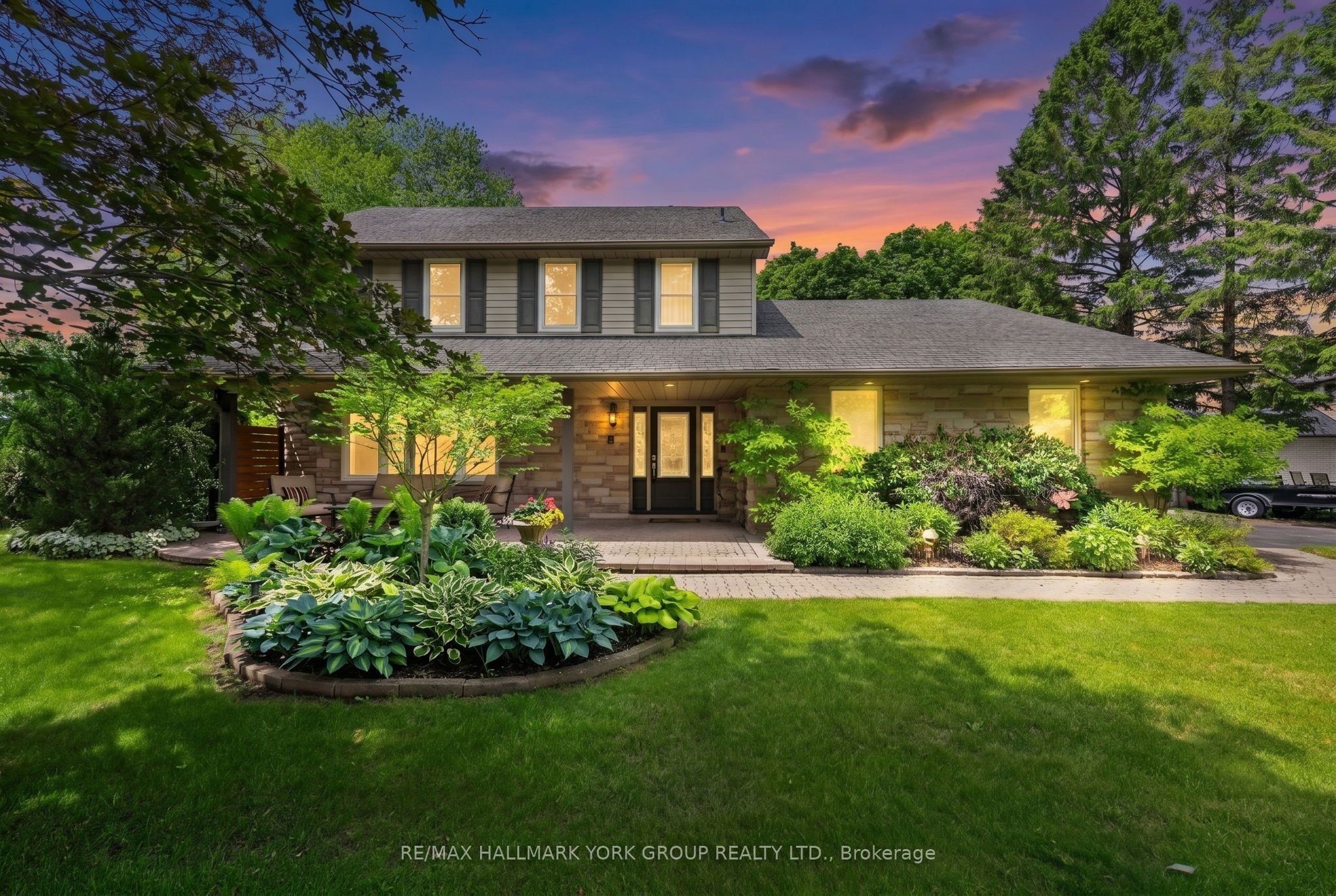 8 Grant Court