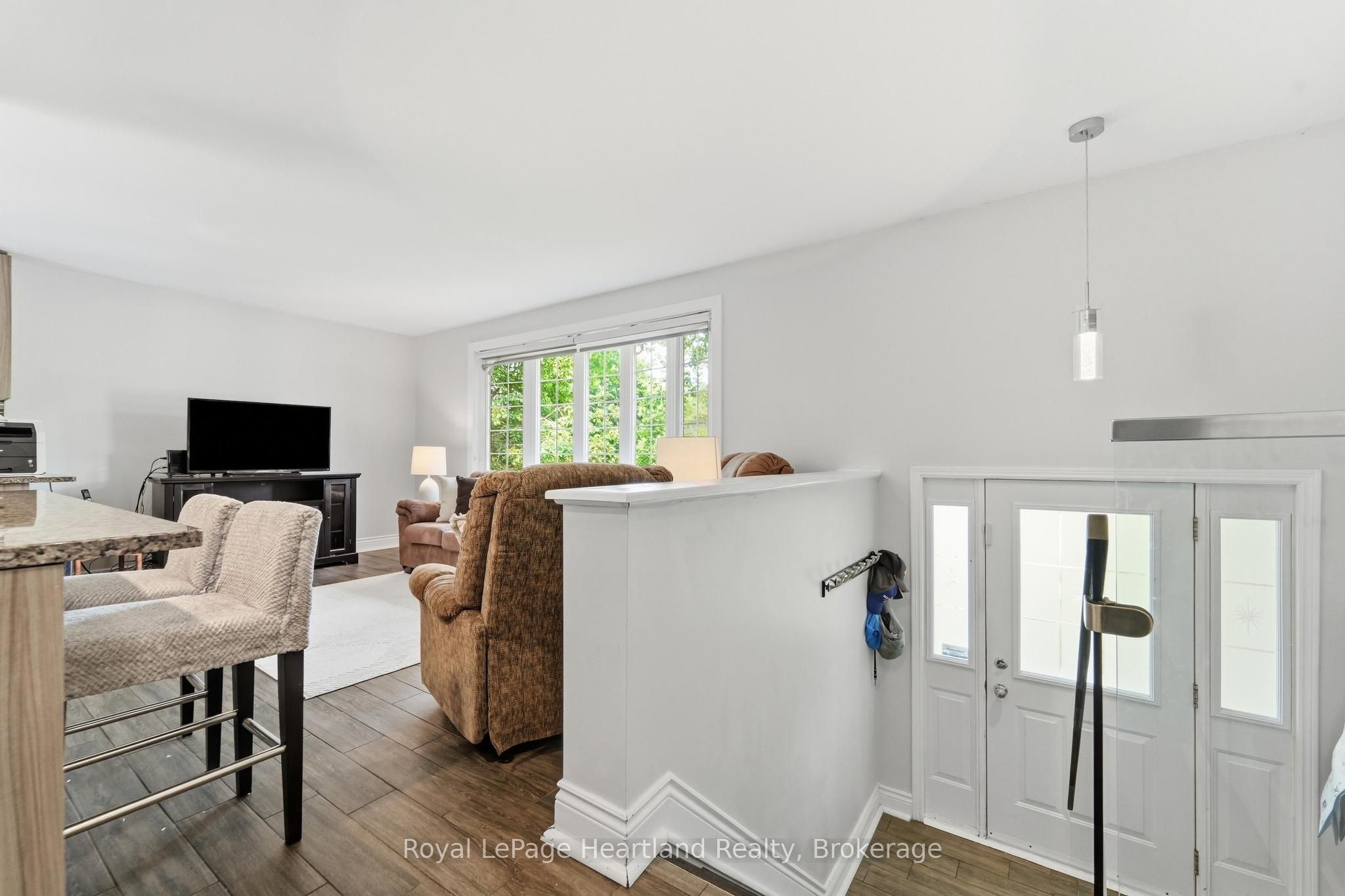 223 Kemp Crescent