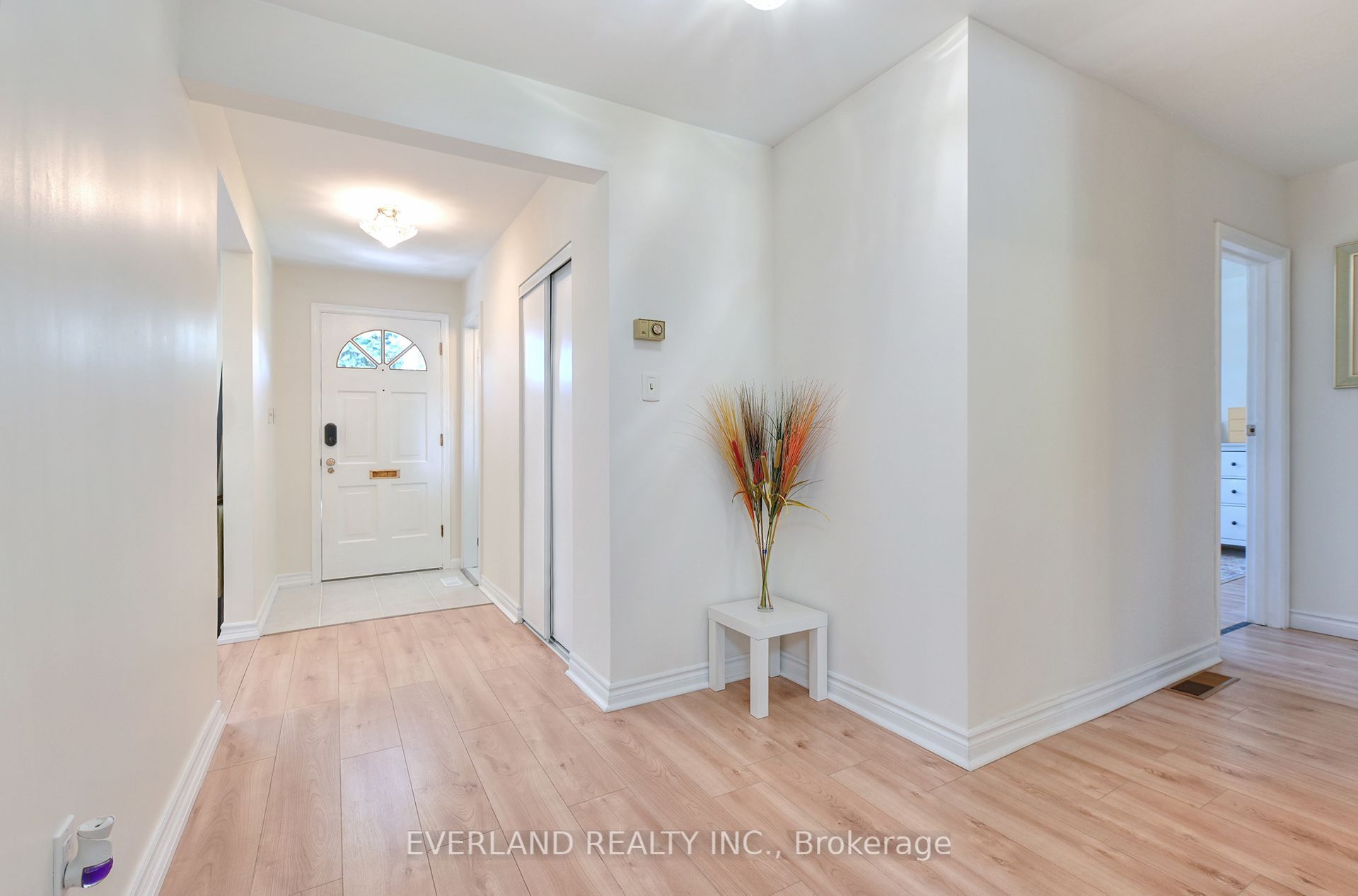 52 Fairglen Avenue
