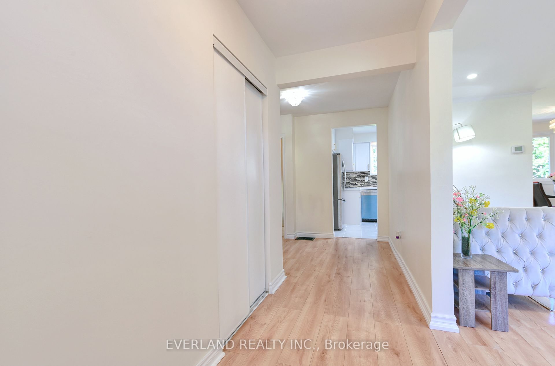 52 Fairglen Avenue