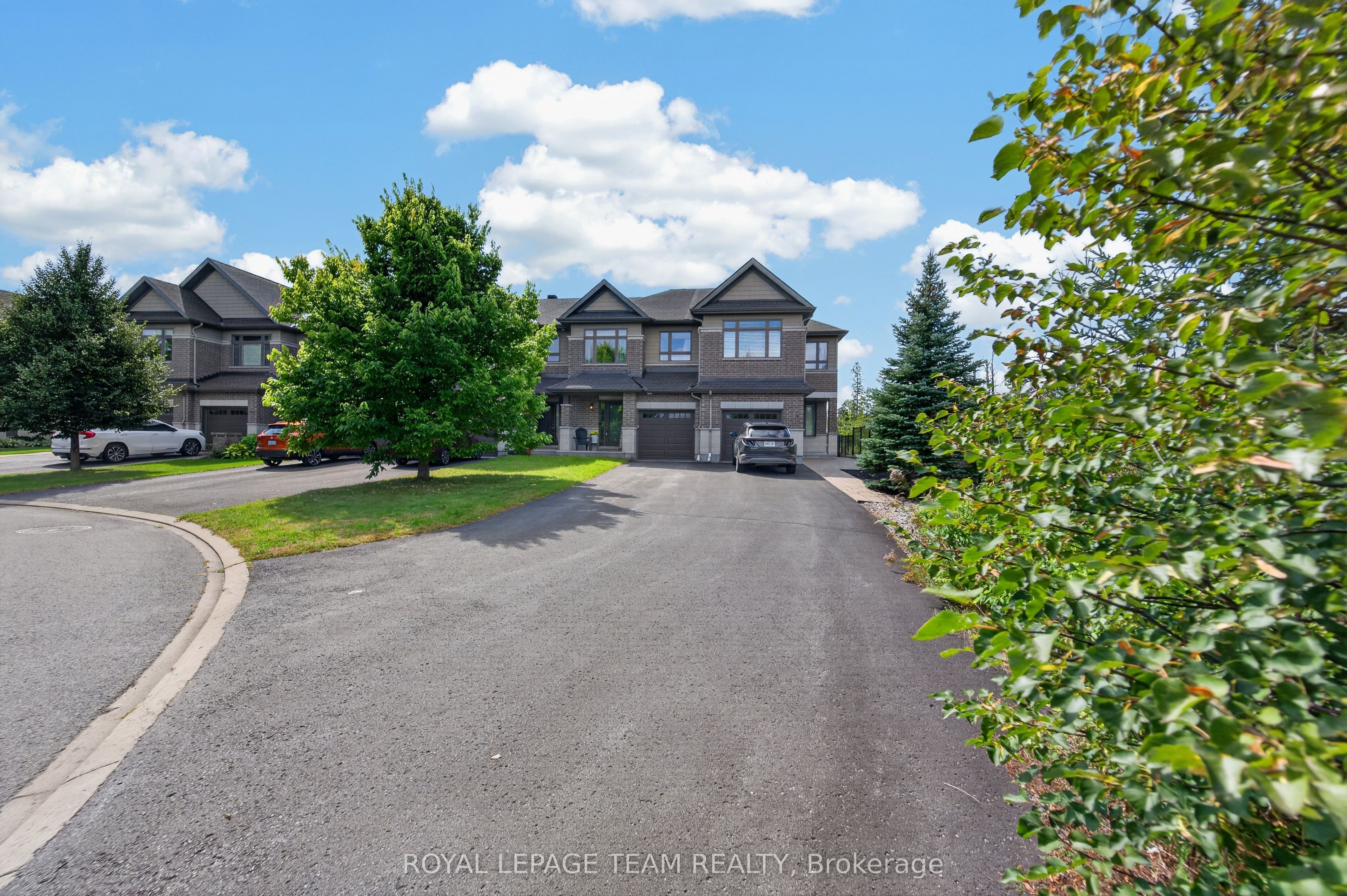 154 Woodhurst Crescent