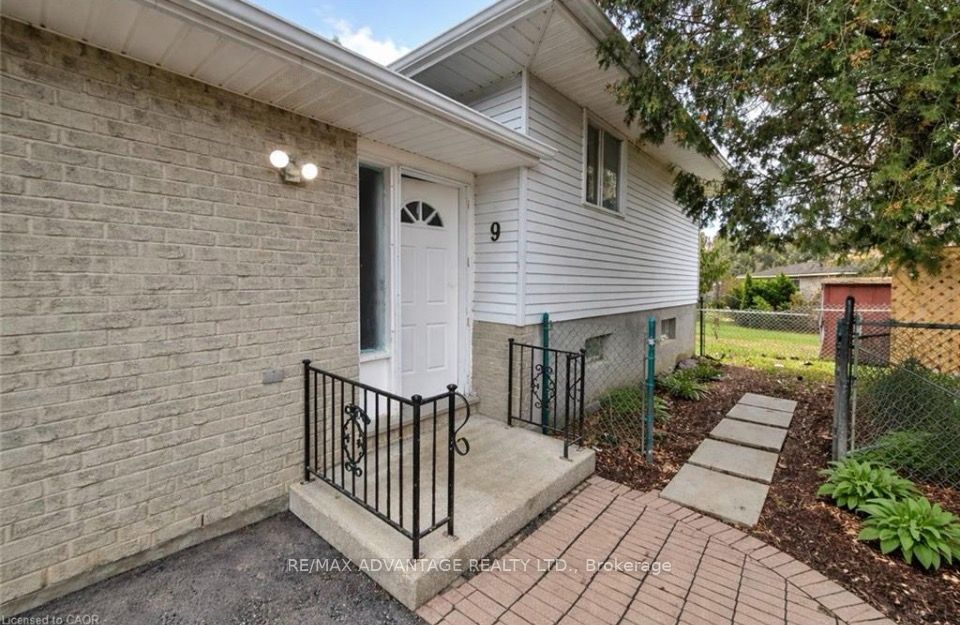 9 Camelot Crescent