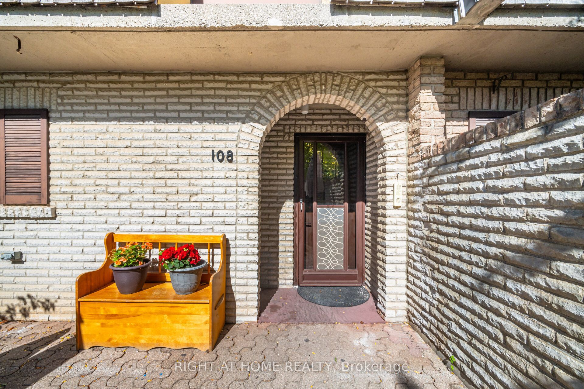 1250 Mississauga Valley Boulevard 108
