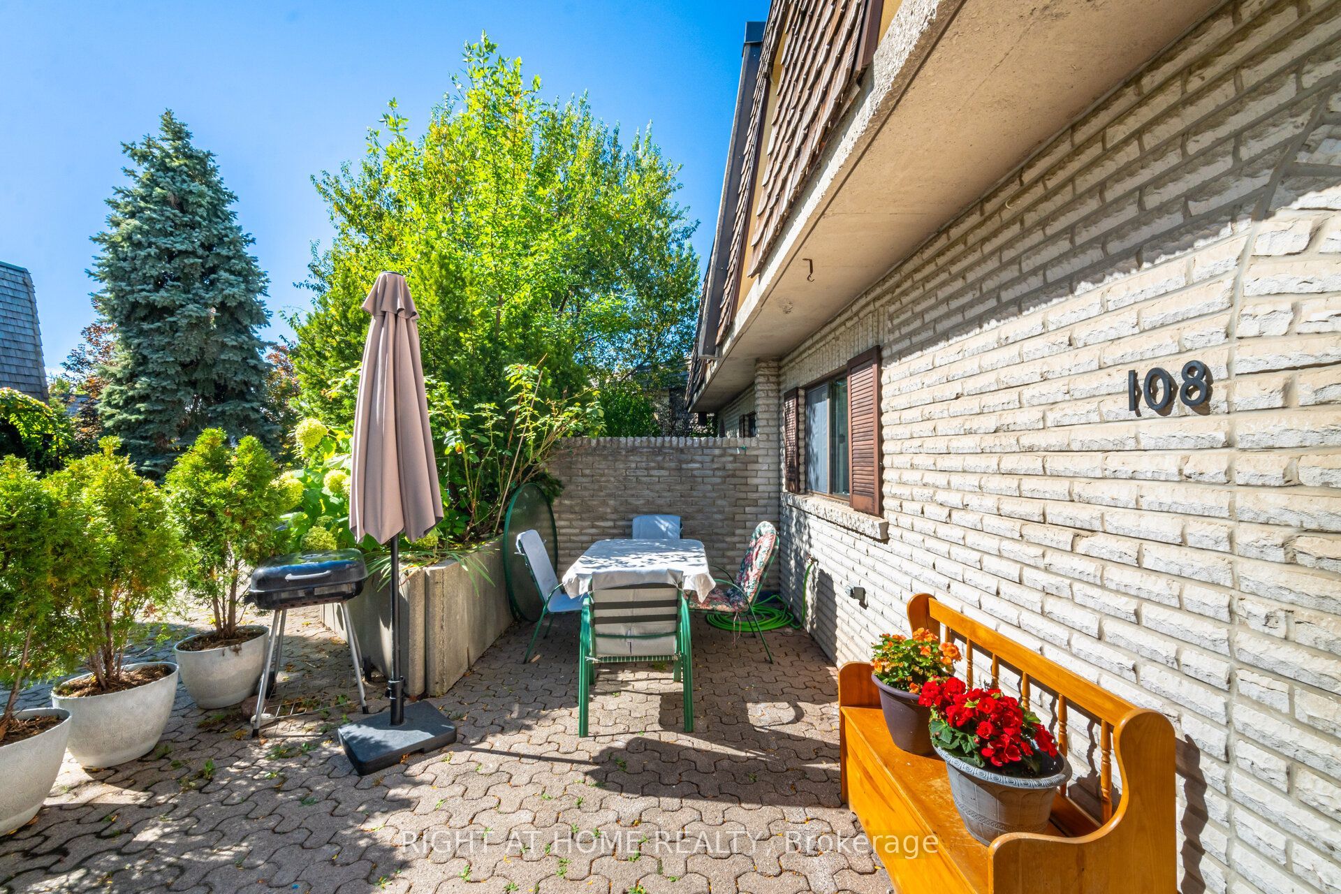 1250 Mississauga Valley Boulevard 108
