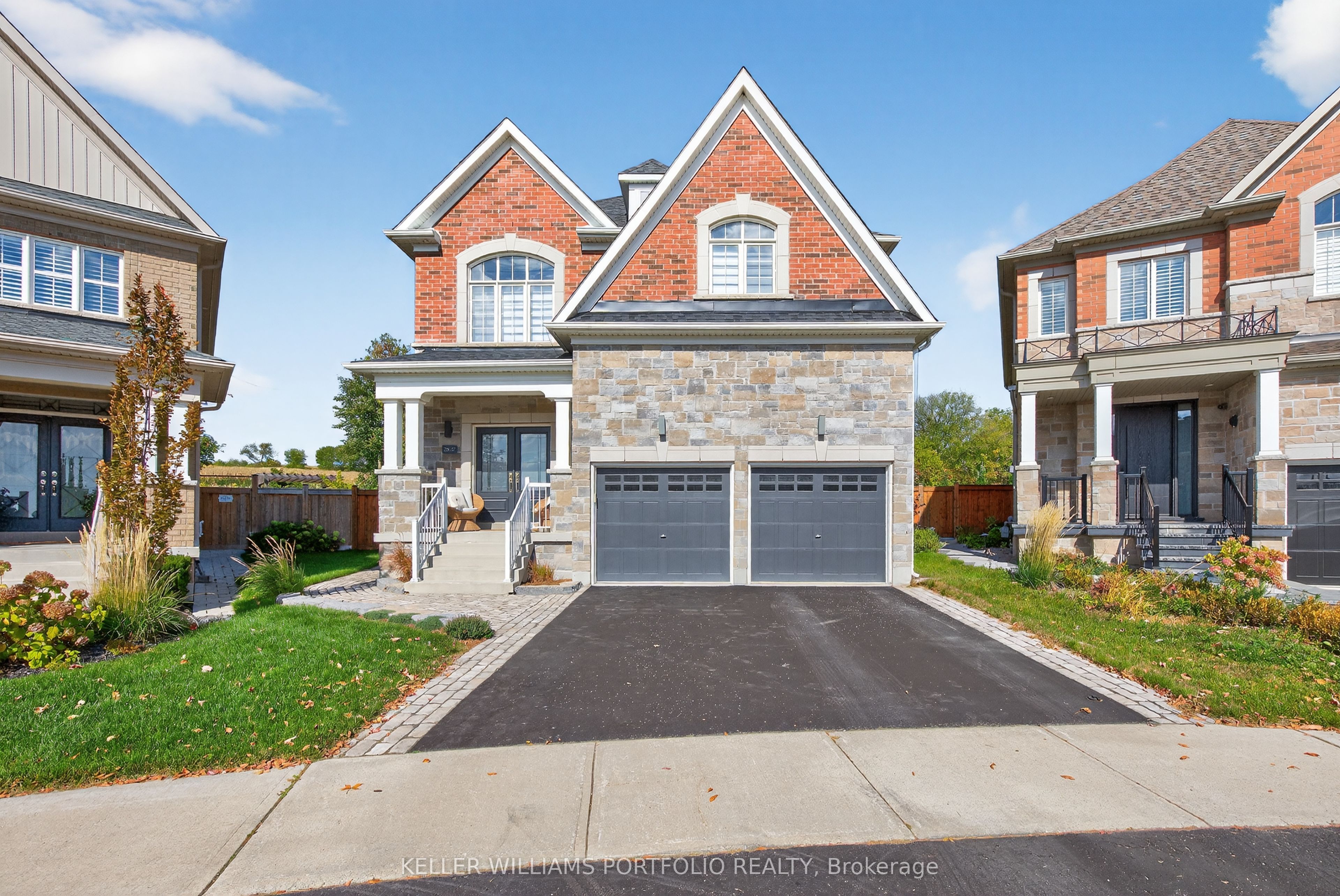 28 Manor Glen Crescent