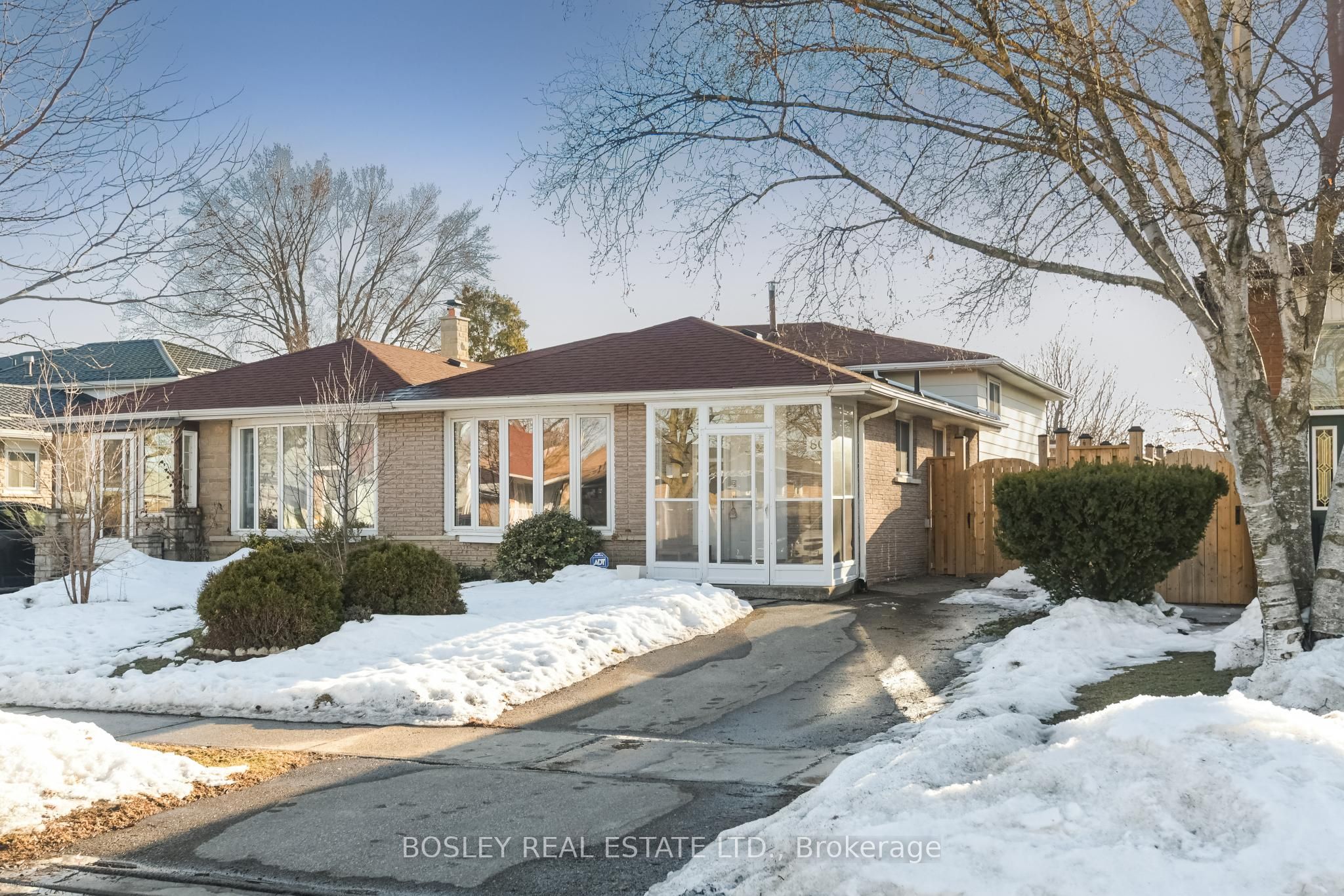801 Eaglemount Crescent
