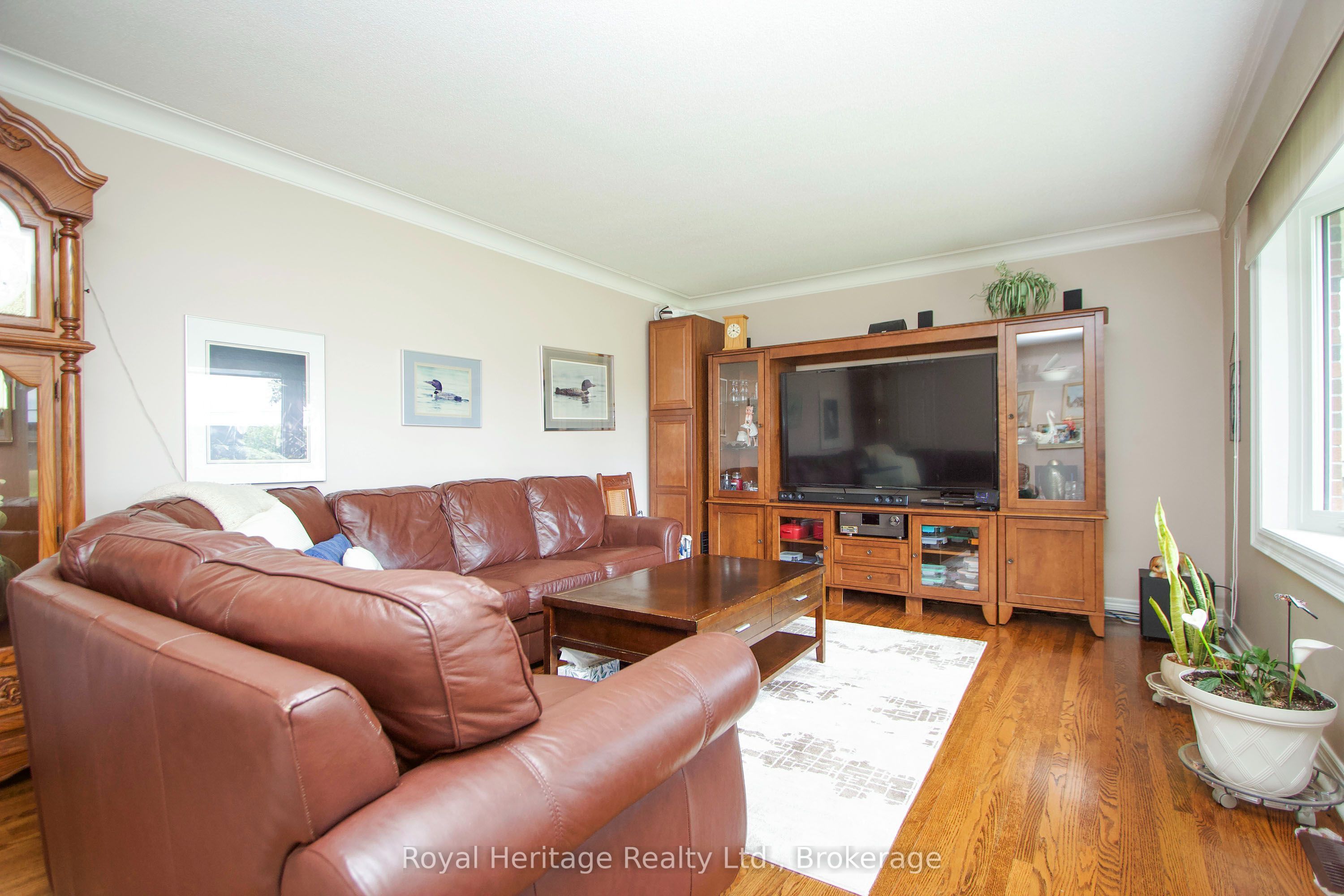 1464 Thornton Road N