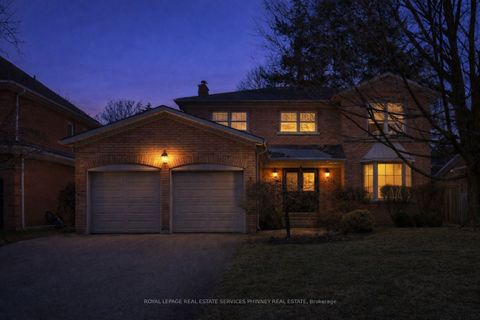 1962 Calgary Court Mississauga ON L5H 4J1