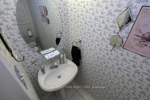 1175 Treetop Terrace