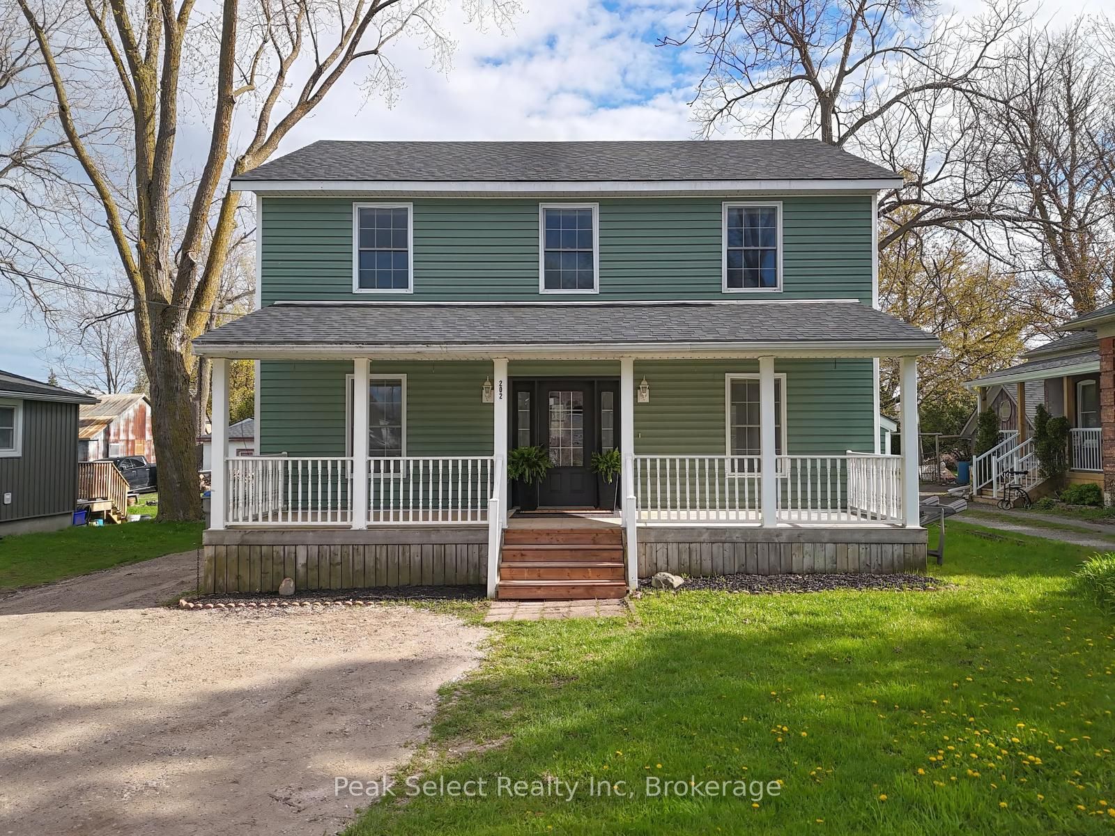202 Queen Street W