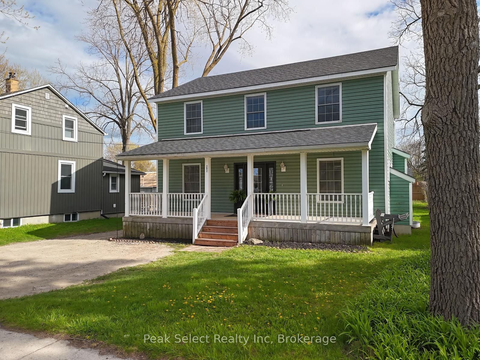 202 Queen Street W